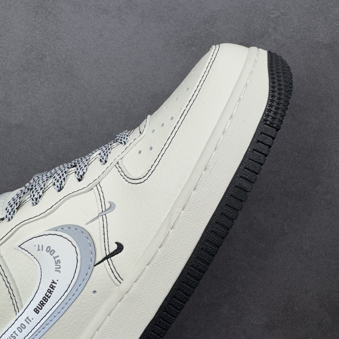 图片[5]-【定制版】Burberry x Nk Air Force 1’07 定制配色 巴宝莉联名 空军一号经典低帮休闲百搭板鞋 公司级版本 定制鞋盒 大厂流水生产 超高清洁度 皮料切割干净无任何毛边 内置蜂窝气垫 细节做工一流 橡胶鞋底 防滑耐磨 舒适上脚 货号：JP8028-062  尺码：36 36.5 37.5 38 38.5 39 40 40.5 41 42 42.5 43 44 44.5 45 编码：HXSB310320-选品中心