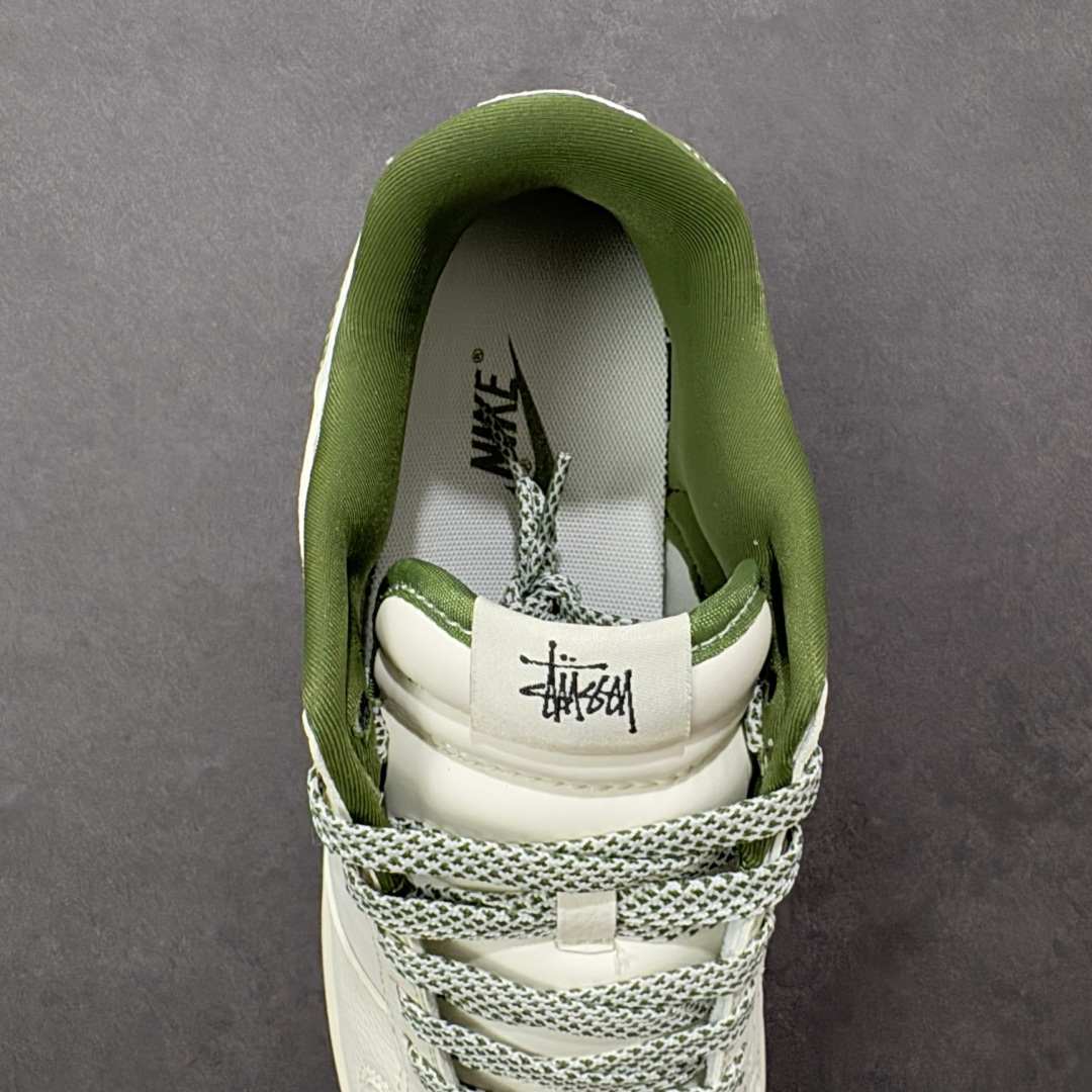 图片[7]-【定制版】Nike SB Dunk Low 斯图西联名 泼墨绿勾 周年高端定制 低帮休闲板鞋 XS6089-608  #定制鞋盒 大厂纯原品质出货 超高清洁度 皮料切割干净无任何毛边 细节完美   尺码：36 36.5 37.5 38 38.5 39 40 40.5 41 42 42.5 43 44 44.5 45 编码：HXSB330340-选品中心