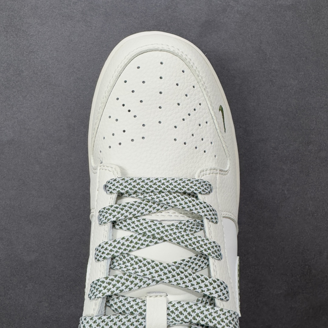 图片[8]-【定制版】Nike SB Dunk Low 斯图西联名 泼墨绿勾 周年高端定制 低帮休闲板鞋 XS6089-608  #定制鞋盒 大厂纯原品质出货 超高清洁度 皮料切割干净无任何毛边 细节完美   尺码：36 36.5 37.5 38 38.5 39 40 40.5 41 42 42.5 43 44 44.5 45 编码：HXSB330340-选品中心