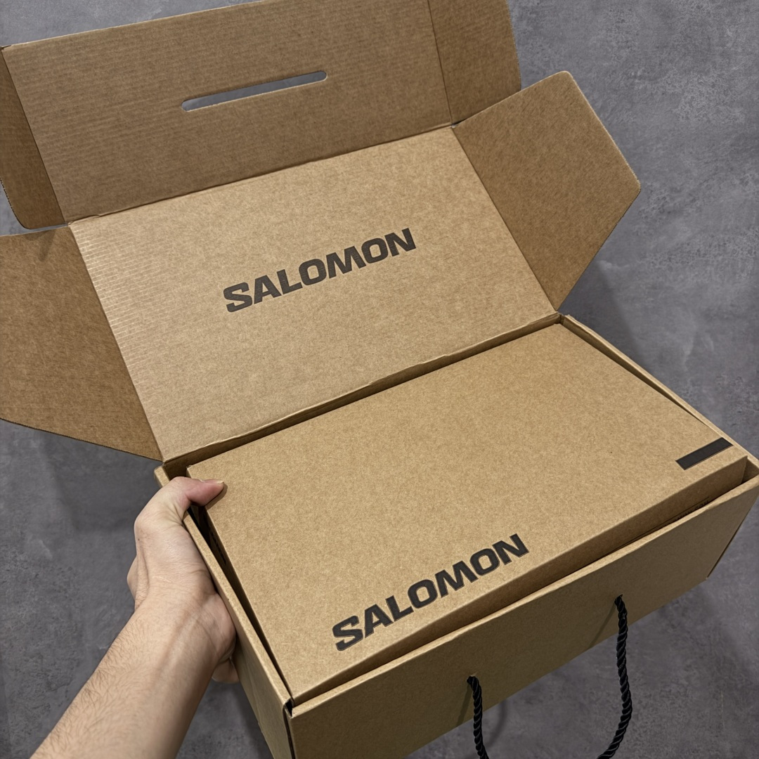 图片[9]-【莞顶礼盒版】SALOMON萨洛蒙 XA Pro 3D V9 GTX 圆头 支撑抓地 低帮 户外功能鞋 黑色 472701 原版开发 私模大底 成本极高 完美细节品质💪🏻 代购级百搭徒步鞋，适合在各种复杂地形中使用 Contagrip橡胶大底：具备卓越的抓地力，适用于泥泞、石头路面等复杂地形，确保穿着者稳如磐石。 Sensifit技术：智能鞋楦设计可全方位贴合足部，提供出色的包裹性，减少鞋子与脚之间的摩擦，使双脚在运动中更加稳定。 尺码：36–45（女40.男45定制不退换）-选品中心