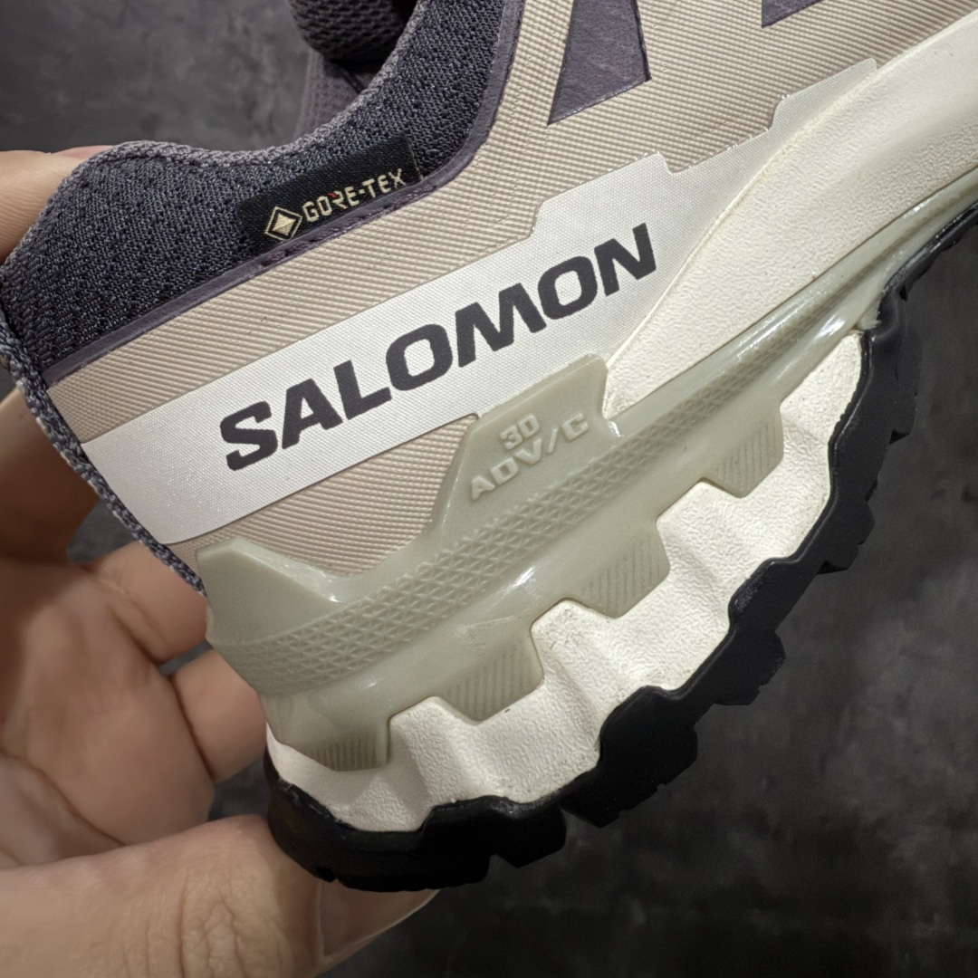 图片[3]-【莞顶礼盒版】SALOMON萨洛蒙 XA Pro 3D V9 GTX 圆头 支撑抓地 低帮 户外功能鞋 深灰黑 477447 原版开发 私模大底 成本极高 完美细节品质💪🏻 代购级百搭徒步鞋，适合在各种复杂地形中使用 Contagrip橡胶大底：具备卓越的抓地力，适用于泥泞、石头路面等复杂地形，确保穿着者稳如磐石。 Sensifit技术：智能鞋楦设计可全方位贴合足部，提供出色的包裹性，减少鞋子与脚之间的摩擦，使双脚在运动中更加稳定。 尺码：36–45（女40.男45定制不退换）-选品中心