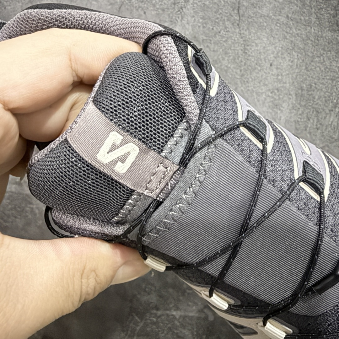 图片[6]-【莞顶礼盒版】SALOMON萨洛蒙 XA Pro 3D V9 GTX 圆头 支撑抓地 低帮 户外功能鞋 深灰黑 477447 原版开发 私模大底 成本极高 完美细节品质💪🏻 代购级百搭徒步鞋，适合在各种复杂地形中使用 Contagrip橡胶大底：具备卓越的抓地力，适用于泥泞、石头路面等复杂地形，确保穿着者稳如磐石。 Sensifit技术：智能鞋楦设计可全方位贴合足部，提供出色的包裹性，减少鞋子与脚之间的摩擦，使双脚在运动中更加稳定。 尺码：36–45（女40.男45定制不退换）-选品中心