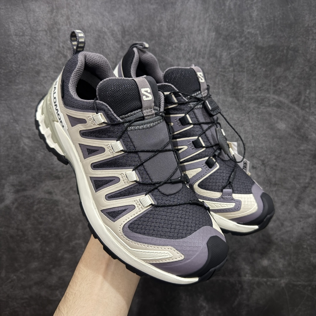 【莞顶礼盒版】SALOMON萨洛蒙 XA Pro 3D V9 GTX 圆头 支撑抓地 低帮 户外功能鞋 深灰黑 477447 原版开发 私模大底 成本极高 完美细节品质💪🏻 代购级百搭徒步鞋,适合在各种复杂地形中使用 Contagrip橡胶大底:具备卓越的抓地力,适用于泥泞、石头路面等复杂地形,确保穿着者稳如磐石。 Sensifit技术:智能鞋楦设计可全方位贴合足部,提供出色的包裹性,减少鞋子与脚之间的摩擦,使双脚在运动中更加稳定。 尺码:36--45(女40.男45定制不退换)-选品中心