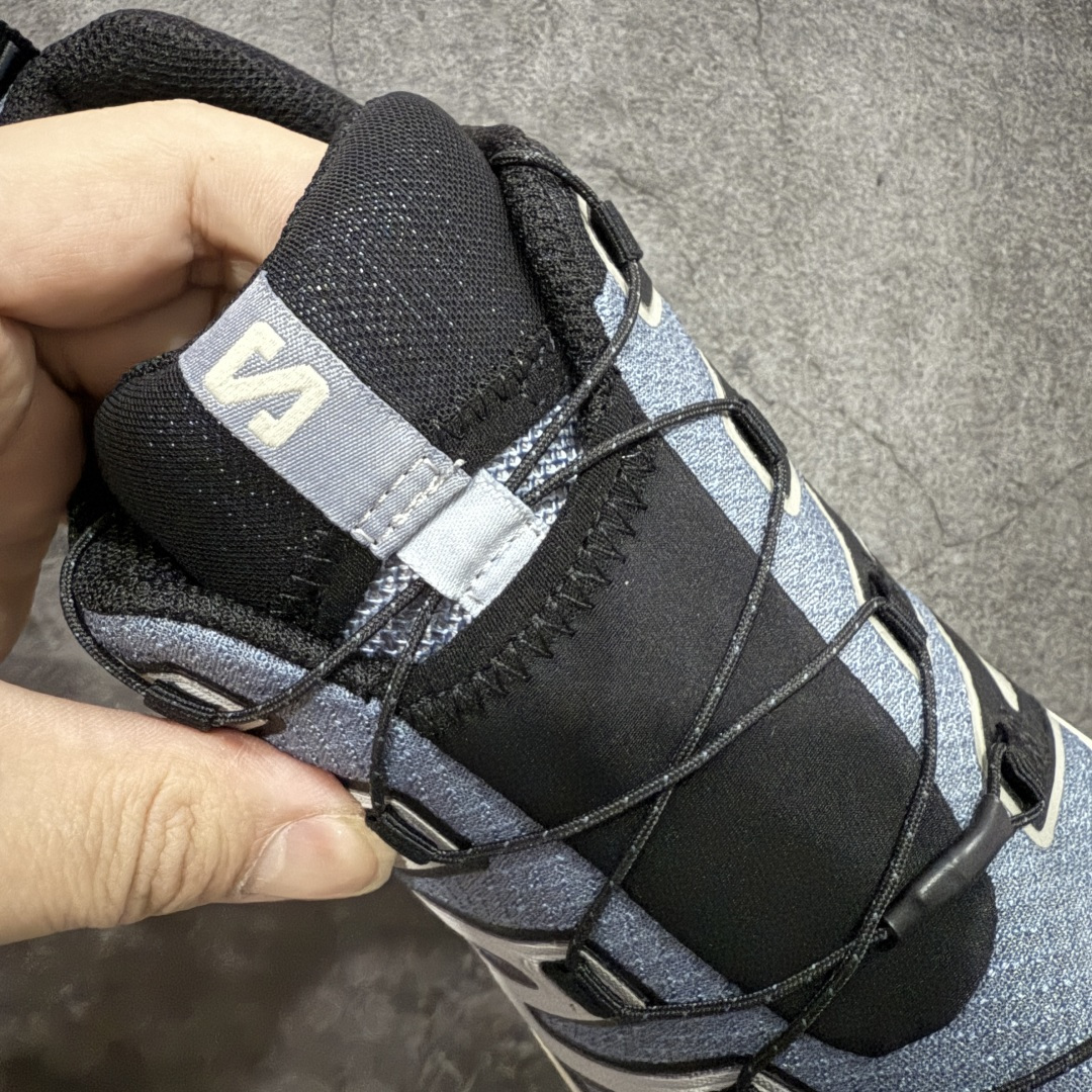 图片[6]-【莞顶礼盒版】SALOMON萨洛蒙 XA Pro 3D V9 GTX 圆头 支撑抓地 低帮 户外功能鞋 蓝灰色 472706 原版开发 私模大底 成本极高 完美细节品质💪🏻 代购级百搭徒步鞋，适合在各种复杂地形中使用 Contagrip橡胶大底：具备卓越的抓地力，适用于泥泞、石头路面等复杂地形，确保穿着者稳如磐石。 Sensifit技术：智能鞋楦设计可全方位贴合足部，提供出色的包裹性，减少鞋子与脚之间的摩擦，使双脚在运动中更加稳定。 尺码：36–45（女40.男45定制不退换）-选品中心