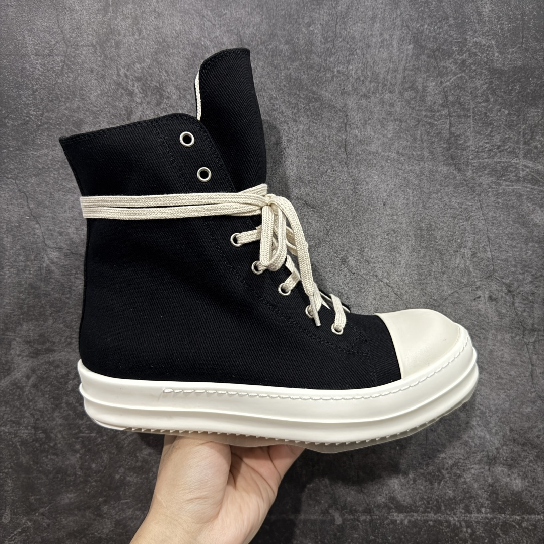 【莞产G版】薄底帆布黑色高帮大匡威 RO / Rick Owens DRKSHDW 瑞克·欧文斯【副线】 【款式】 大匡威/低帮/厚底/ 光泽金属尼龙布 低帮 西瓜头 【皮料】 东莞原厂进口全新2025年新材质““水洗牛仔黑色斜纹布” 【鞋带】 鞋带采用水染定织法工艺，高密度之下，透出光泽感！ 【鞋头】软糯，轻轻按压有牛皮细细的纹理质感！ 【鞋底】TPU大底奶香味！硬度、肤感一比一！鞋底logo钢印清晰正确！ 【鞋垫】独家私人开模压印！牛皮贴面，双层复合！ 【尺码】 ：36 37 38 39 40 41 42 43 44 45 46！-选品中心