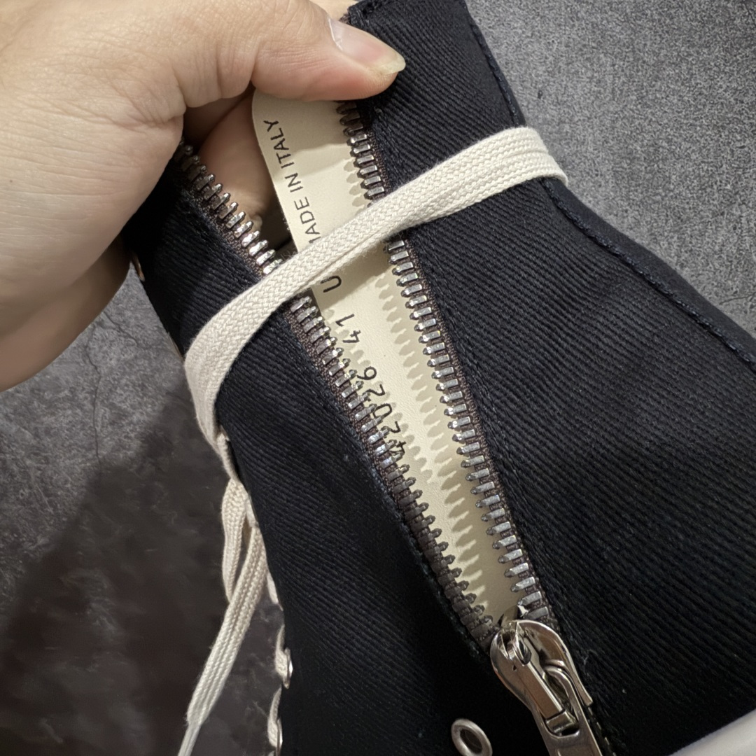 图片[7]-【莞产G版】薄底帆布黑色高帮大匡威 RO / Rick Owens DRKSHDW 瑞克·欧文斯【副线】 【款式】 大匡威/低帮/厚底/ 光泽金属尼龙布 低帮 西瓜头 【皮料】 东莞原厂进口全新2025年新材质““水洗牛仔黑色斜纹布” 【鞋带】 鞋带采用水染定织法工艺，高密度之下，透出光泽感！ 【鞋头】软糯，轻轻按压有牛皮细细的纹理质感！ 【鞋底】TPU大底奶香味！硬度、肤感一比一！鞋底logo钢印清晰正确！ 【鞋垫】独家私人开模压印！牛皮贴面，双层复合！ 【尺码】 ：36 37 38 39 40 41 42 43 44 45 46！-选品中心