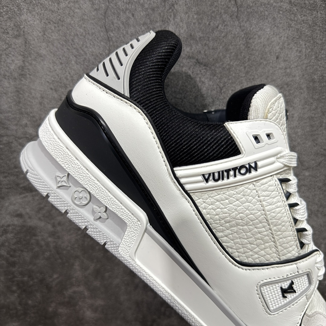 图片[7]-【莞产YS版本】Louis Vuitton Trainer lv时装走秀运动鞋 完美鞋型超高的清洁度 零毛边线头瑕疵 全套原楦原纸版原鞋开模 全网最具灵魂的版型 正确原装黄色鞋盒 正确中底印花 鞋面印花3D高频深度立体 全鞋电脑针车 紧密相连 针距密度一致 环保乳胶注塑鞋垫 厚度脚感还原原版 皮面裁剪部位 统一油边封口工艺 原装橡胶大底含胶量大底组合零偏差 专柜全套包装 防尘袋 说明书 质保卡 男女鞋 尺码： 38 39 40 41 42 43 44 45-选品中心