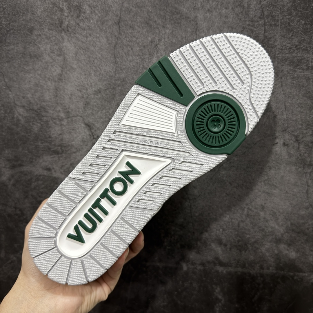 图片[9]-【莞产YS版本】Louis Vuitton Trainer lv时装走秀运动鞋 完美鞋型超高的清洁度 零毛边线头瑕疵 全套原楦原纸版原鞋开模 全网最具灵魂的版型 正确原装黄色鞋盒 正确中底印花 鞋面印花3D高频深度立体 全鞋电脑针车 紧密相连 针距密度一致 环保乳胶注塑鞋垫 厚度脚感还原原版 皮面裁剪部位 统一油边封口工艺 原装橡胶大底含胶量大底组合零偏差 专柜全套包装 防尘袋 说明书 质保卡 男女鞋 尺码： 38 39 40 41 42 43 44 45-选品中心