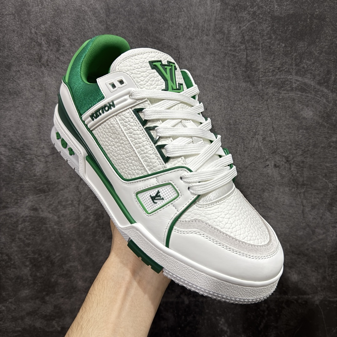 图片[3]-【莞产YS版本】Louis Vuitton Trainer lv时装走秀运动鞋 完美鞋型超高的清洁度 零毛边线头瑕疵 全套原楦原纸版原鞋开模 全网最具灵魂的版型 正确原装黄色鞋盒 正确中底印花 鞋面印花3D高频深度立体 全鞋电脑针车 紧密相连 针距密度一致 环保乳胶注塑鞋垫 厚度脚感还原原版 皮面裁剪部位 统一油边封口工艺 原装橡胶大底含胶量大底组合零偏差 专柜全套包装 防尘袋 说明书 质保卡 男女鞋 尺码： 38 39 40 41 42 43 44 45-选品中心