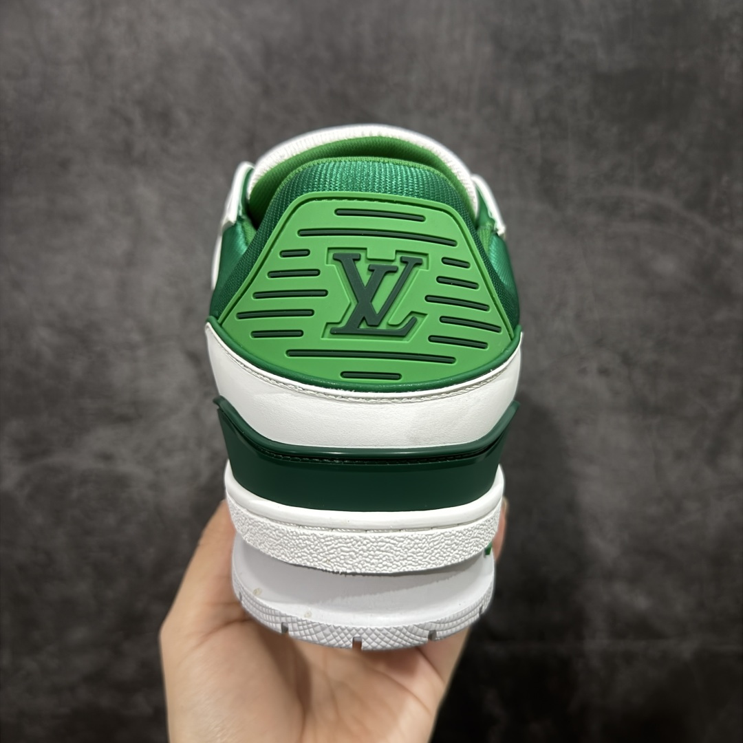 图片[4]-【莞产YS版本】Louis Vuitton Trainer lv时装走秀运动鞋 完美鞋型超高的清洁度 零毛边线头瑕疵 全套原楦原纸版原鞋开模 全网最具灵魂的版型 正确原装黄色鞋盒 正确中底印花 鞋面印花3D高频深度立体 全鞋电脑针车 紧密相连 针距密度一致 环保乳胶注塑鞋垫 厚度脚感还原原版 皮面裁剪部位 统一油边封口工艺 原装橡胶大底含胶量大底组合零偏差 专柜全套包装 防尘袋 说明书 质保卡 男女鞋 尺码： 38 39 40 41 42 43 44 45-选品中心