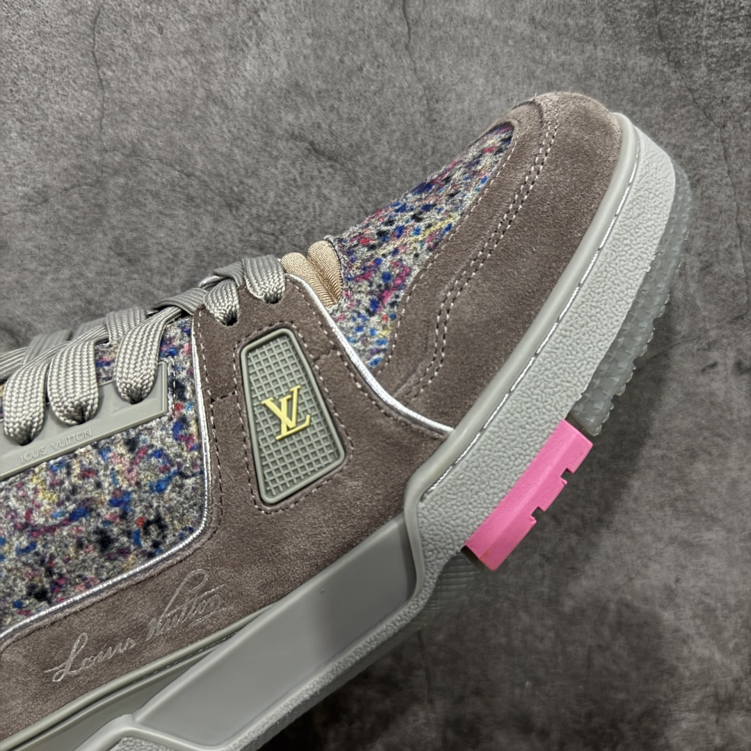 图片[6]-【莞产YS版本】Louis Vuitton Trainer lv时装走秀运动鞋 完美鞋型超高的清洁度 零毛边线头瑕疵 全套原楦原纸版原鞋开模 全网最具灵魂的版型 正确原装黄色鞋盒 正确中底印花 鞋面印花3D高频深度立体 全鞋电脑针车 紧密相连 针距密度一致 环保乳胶注塑鞋垫 厚度脚感还原原版 皮面裁剪部位 统一油边封口工艺 原装橡胶大底含胶量大底组合零偏差 专柜全套包装 防尘袋 说明书 质保卡 男女鞋 尺码： 38 39 40 41 42 43 44 45-选品中心