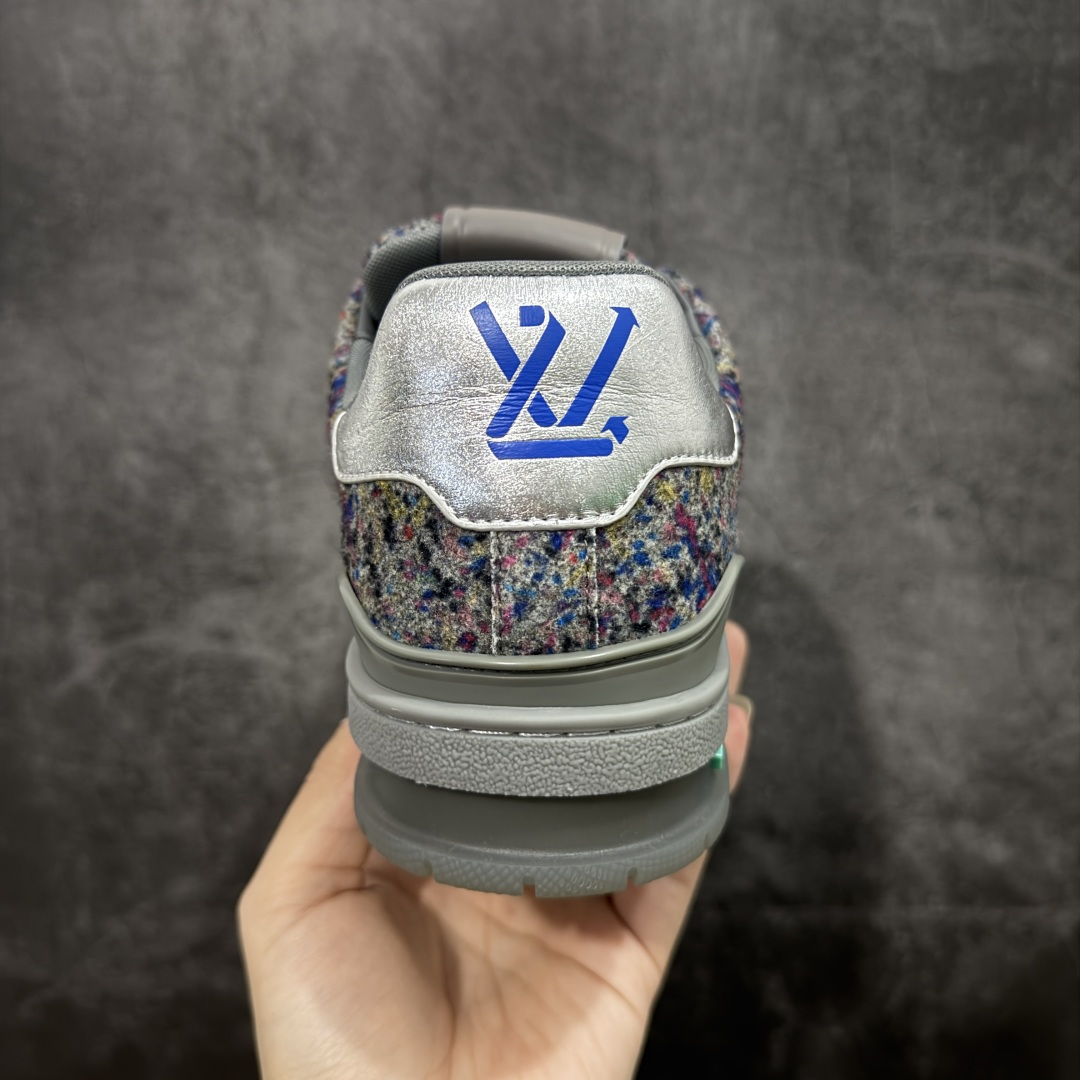 图片[4]-【莞产YS版本】Louis Vuitton Trainer lv时装走秀运动鞋 完美鞋型超高的清洁度 零毛边线头瑕疵 全套原楦原纸版原鞋开模 全网最具灵魂的版型 正确原装黄色鞋盒 正确中底印花 鞋面印花3D高频深度立体 全鞋电脑针车 紧密相连 针距密度一致 环保乳胶注塑鞋垫 厚度脚感还原原版 皮面裁剪部位 统一油边封口工艺 原装橡胶大底含胶量大底组合零偏差 专柜全套包装 防尘袋 说明书 质保卡 男女鞋 尺码： 38 39 40 41 42 43 44 45-选品中心