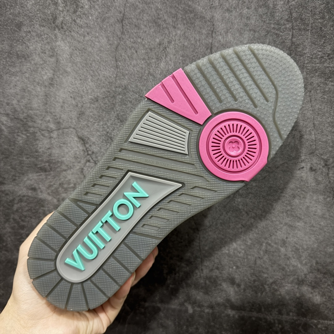 图片[9]-【莞产YS版本】Louis Vuitton Trainer lv时装走秀运动鞋 完美鞋型超高的清洁度 零毛边线头瑕疵 全套原楦原纸版原鞋开模 全网最具灵魂的版型 正确原装黄色鞋盒 正确中底印花 鞋面印花3D高频深度立体 全鞋电脑针车 紧密相连 针距密度一致 环保乳胶注塑鞋垫 厚度脚感还原原版 皮面裁剪部位 统一油边封口工艺 原装橡胶大底含胶量大底组合零偏差 专柜全套包装 防尘袋 说明书 质保卡 男女鞋 尺码： 38 39 40 41 42 43 44 45-选品中心