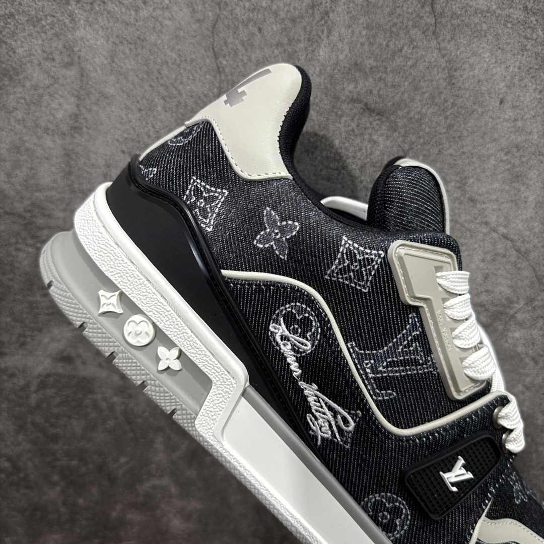 图片[7]-【莞产YS版本】Louis Vuitton Trainer lv时装走秀运动鞋 完美鞋型超高的清洁度 零毛边线头瑕疵 全套原楦原纸版原鞋开模 全网最具灵魂的版型 正确原装黄色鞋盒 正确中底印花 鞋面印花3D高频深度立体 全鞋电脑针车 紧密相连 针距密度一致 环保乳胶注塑鞋垫 厚度脚感还原原版 皮面裁剪部位 统一油边封口工艺 原装橡胶大底含胶量大底组合零偏差 专柜全套包装 防尘袋 说明书 质保卡 男女鞋 尺码： 38 39 40 41 42 43 44 45-选品中心