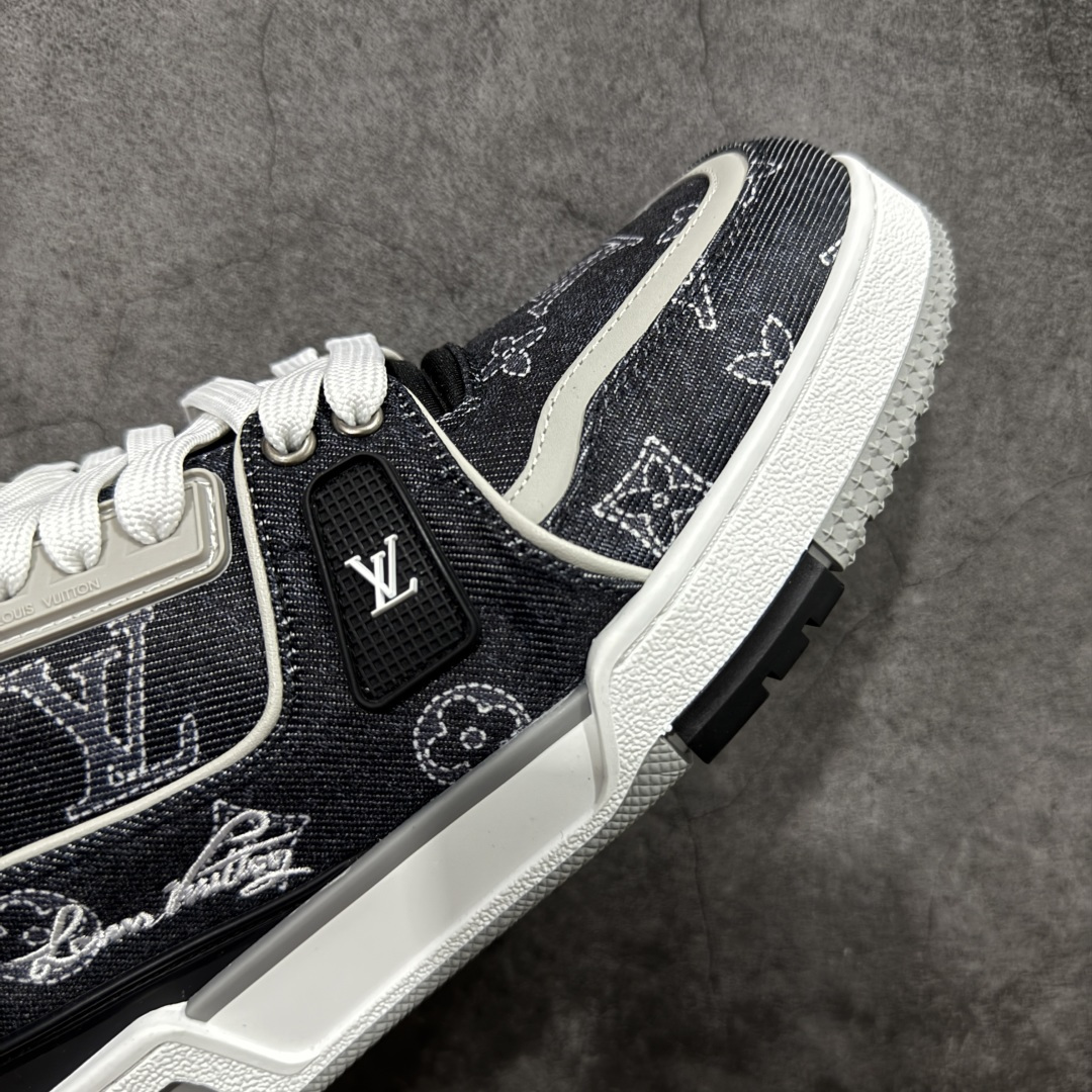 图片[6]-【莞产YS版本】Louis Vuitton Trainer lv时装走秀运动鞋 完美鞋型超高的清洁度 零毛边线头瑕疵 全套原楦原纸版原鞋开模 全网最具灵魂的版型 正确原装黄色鞋盒 正确中底印花 鞋面印花3D高频深度立体 全鞋电脑针车 紧密相连 针距密度一致 环保乳胶注塑鞋垫 厚度脚感还原原版 皮面裁剪部位 统一油边封口工艺 原装橡胶大底含胶量大底组合零偏差 专柜全套包装 防尘袋 说明书 质保卡 男女鞋 尺码： 38 39 40 41 42 43 44 45-选品中心