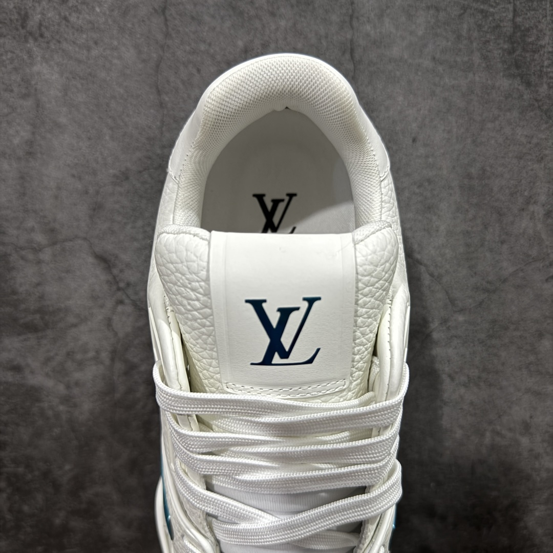 图片[8]-【专柜版/海淘代购版】 现货当天可取 LV Trainer系列高奢运动鞋 铆钉白绿 新款芯片顶级 潮人必备单品 同步ZP官网空胶工艺 鞋舌、挂饰均镶嵌NFC芯片感应装置 正确胶片断点式设计 中底正确还原原版油印字母比例 1：1原楦格板、楦头、刀磨全新升级！ 独家订制顶级压纹麂皮 原版开模TPU大底 质感原版一致 垫脚聚米微料加透气英伦网布 披靡市场任何版本！细节完美呈现！ 代购指定版本 全新升级最新双盒包装 扫码秒进官网！ 全套包装配件同比原版 尺码： 38-46-选品中心