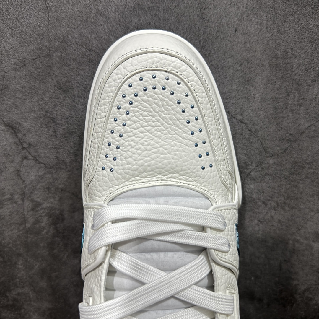 图片[5]-【专柜版/海淘代购版】 现货当天可取 LV Trainer系列高奢运动鞋 铆钉白绿 新款芯片顶级 潮人必备单品 同步ZP官网空胶工艺 鞋舌、挂饰均镶嵌NFC芯片感应装置 正确胶片断点式设计 中底正确还原原版油印字母比例 1：1原楦格板、楦头、刀磨全新升级！ 独家订制顶级压纹麂皮 原版开模TPU大底 质感原版一致 垫脚聚米微料加透气英伦网布 披靡市场任何版本！细节完美呈现！ 代购指定版本 全新升级最新双盒包装 扫码秒进官网！ 全套包装配件同比原版 尺码： 38-46-选品中心