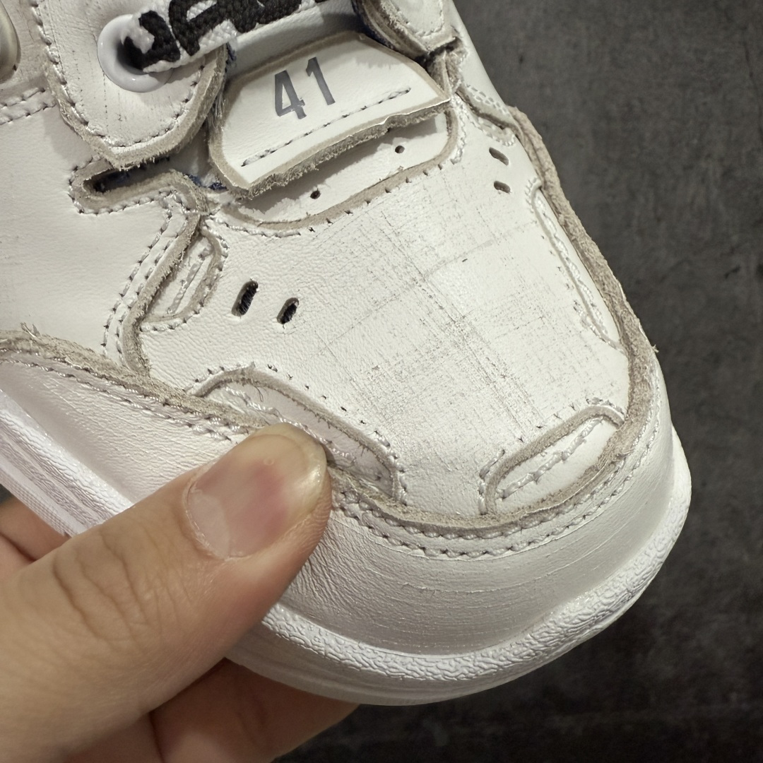 图片[5]-【纯原PK版】Balenciag 巴黎世家18代 最新Hamptons系列 情侣款 破损 做旧 休闲 运动鞋 顶级大厂出品 天花板品质 品质细节比工厂版本都要好很多 自行对比 原版购入开发做货 ▪️面料： 原版定制进口头层牛皮 ▪️内里：进口透气毛巾绒里 ▪️鞋底：原版开模防滑橡胶材质 ▪️底厚：3CM ▪️尺码： 35-46-选品中心