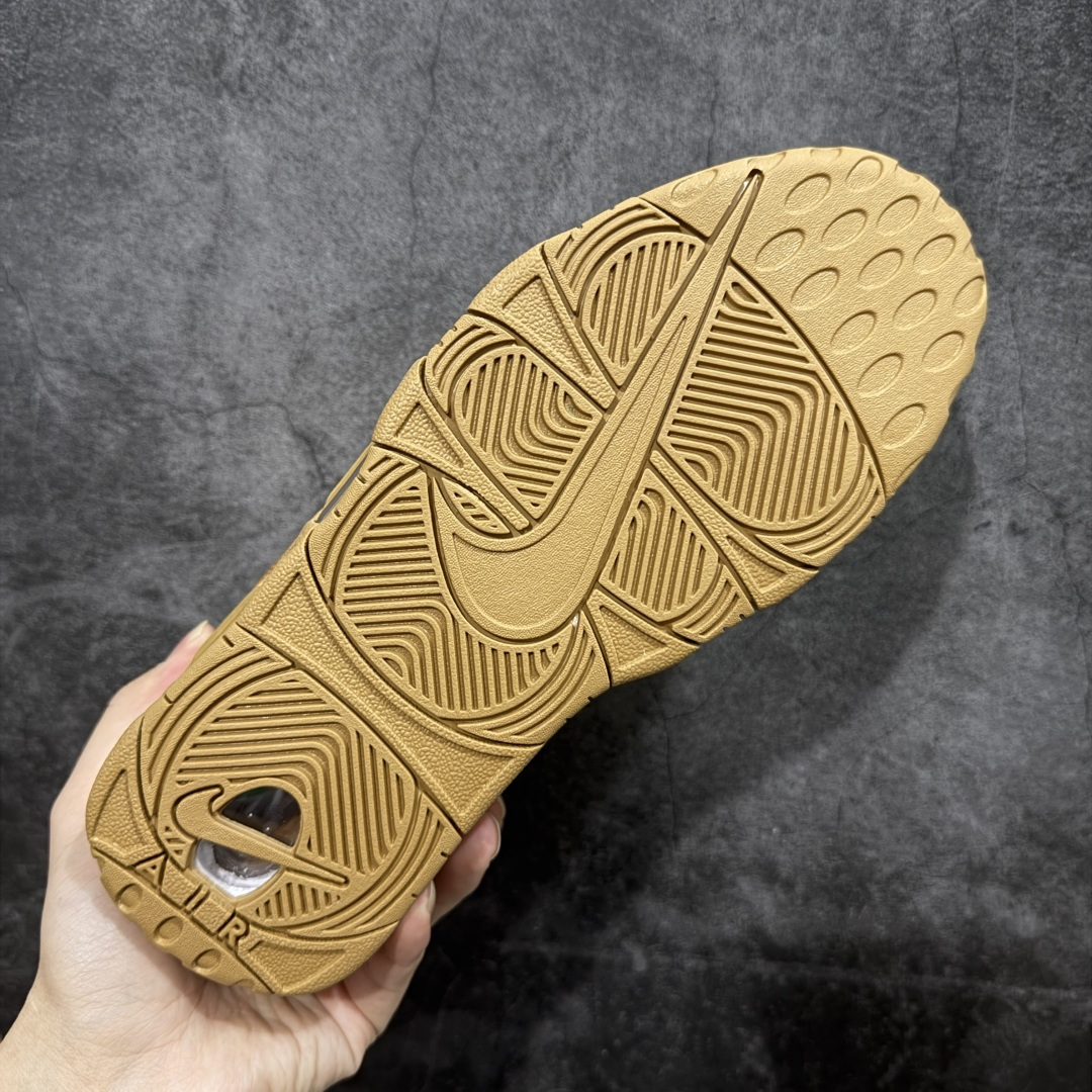 图片[9]-【CK纯原版】Nike Air More Uptempo 原装皮蓬 全新批次 Air More Uptempo绝对是耐克篮球鞋历史上最耀眼的里程碑之一，耐克一直以来都以不停的提升气垫容量来捍卫气垫的地位，当前后掌的花样全部玩尽之后，耐克终于还是打出了奠定王朝基础的一张牌：全掌外露气垫，U型气垫和Max Air的搭配是当时最切合实际的全掌气垫组合 货号：IM6649-700 尺码：36-47.5-选品中心