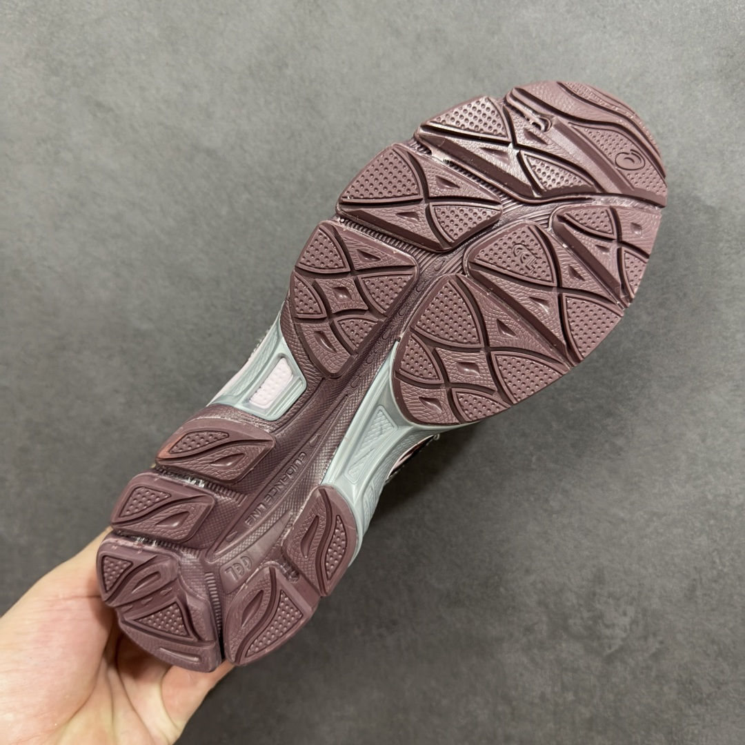 图片[9]-【公司级】Asics Gel-Cumulus 16 亚瑟士复古时尚缓震运动跑步鞋 鞋面采用无缝线工程网眼设计，全面升级的FF BLAST™ PLUS泡棉，更轻、更弹、更耐久。相比前代更轻盈鞋底采用了轻质发泡材料,并在后跟和前掌处采用了亚瑟士核心科技GEL缓震胶,赋予鞋款强大的缓冲性能,提供了更柔软舒适的穿着体验。AHAR® PLUS超耐磨橡胶大底，延长跑鞋使用寿命。 货号：1203A733-600 尺码：36 37 37.5 38 39 39.5 40 40.5 41.5 42 42.5 43.5 44 45 编码：AMB260270-选品中心