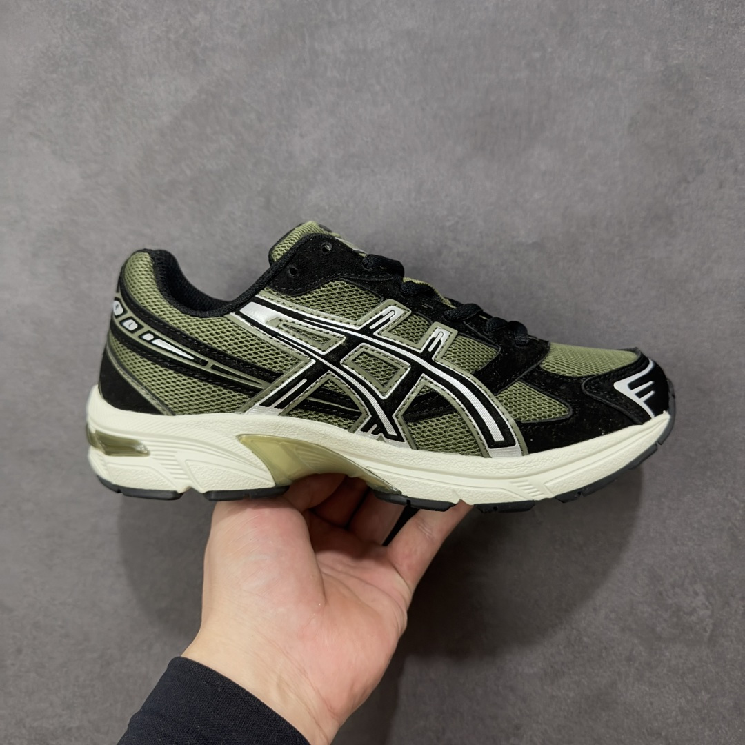 【公司级】ASICS 亚瑟士 新款情侣健步减震复古鞋GEL-1130 男女时尚透气运动潮流耐磨休闲鞋 。选用网眼与皮革相接,复古而富有层次感。网布搭配金属感线条,虎爪 Logo 加入配色点缀,加深复古时尚美感。Ortholite 鞋垫+搭载着 GEL 缓震胶的鞋底,同时辅以耐磨大底提供良好抓地力。复古美学入门代表作,重现2000年代后期的复古美学。 类型:男女鞋 货号:1203A610-300 尺码:36-45含半码-选品中心