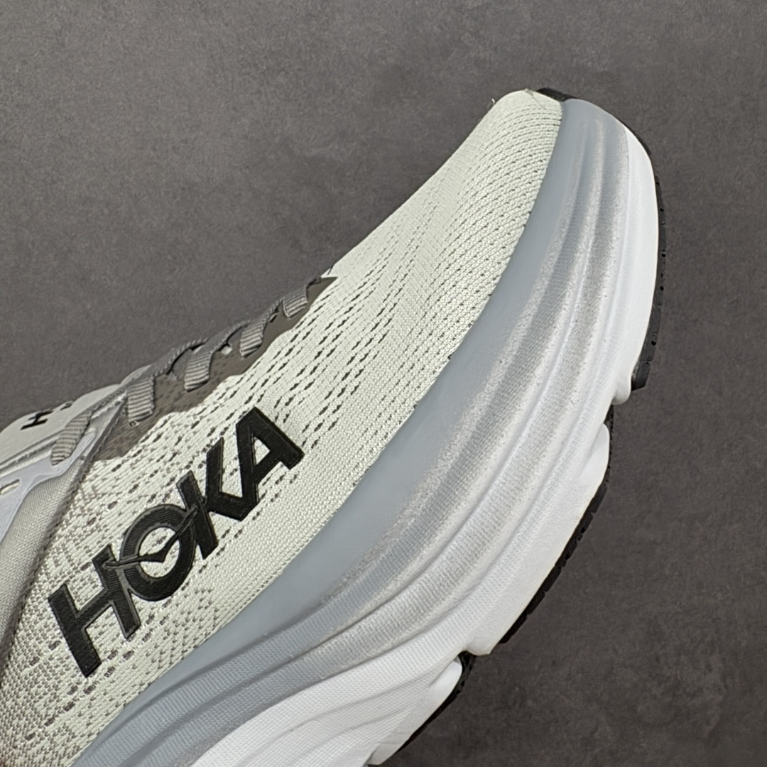 图片[5]-【YH版本】Bondi邦代8是HOKA ONE ONE的顶级缓震跑鞋，超宽超厚的中底，缓震极限很高，稳定性和舒适度也超好，适合大体重和初跑入门人群进行日常有氧慢跑，日常通勤和休闲走路都适合。 \\t 中底采用33mm厚的全新超轻缓震泡棉，是HOKA路跑系列的缓震担当，兼顾轻量与缓震，脚感软弹舒适，具备良好的回弹性。搭载了速度型滚动平衡技术，让步伐更顺畅，给予跑者向前运动的推进感。 \\t 嵌入式鞋床将双足安全固定于中底，提升落地时的稳定性，为脚后跟带来有力支撑。鞋面采用轻盈柔软的工程网纱材质，透气又环保，包裹性佳。大底采用大面积橡胶贴片，具备更好的耐磨性和防滑性。 \\t 尺码36 36.5 37.5 38 38.5 39 40 40.5 41 42 42.5 43 44 44.5 45 46 47-选品中心