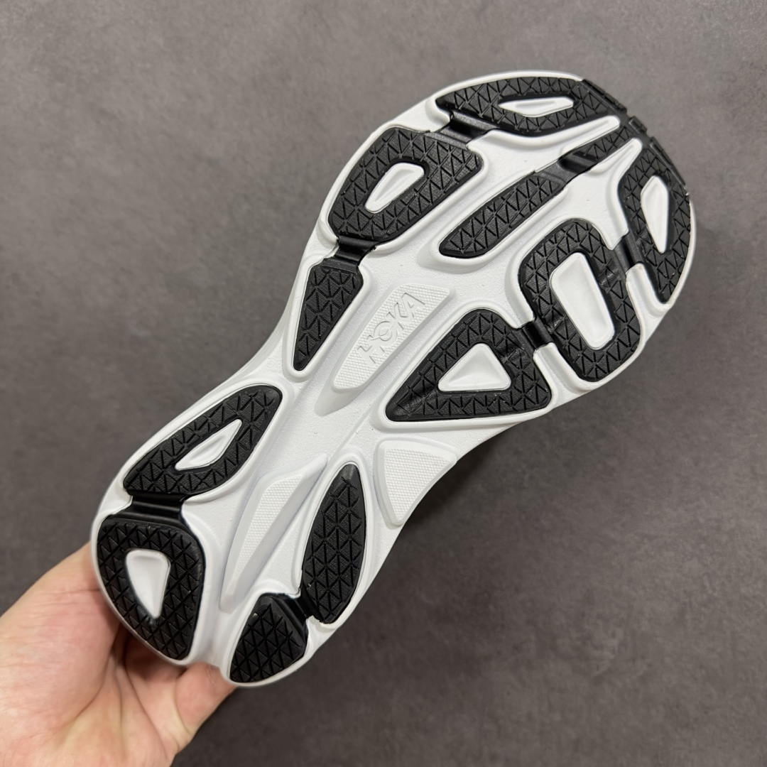 图片[9]-【YH版本】Bondi邦代8是HOKA ONE ONE的顶级缓震跑鞋，超宽超厚的中底，缓震极限很高，稳定性和舒适度也超好，适合大体重和初跑入门人群进行日常有氧慢跑，日常通勤和休闲走路都适合。 \\t 中底采用33mm厚的全新超轻缓震泡棉，是HOKA路跑系列的缓震担当，兼顾轻量与缓震，脚感软弹舒适，具备良好的回弹性。搭载了速度型滚动平衡技术，让步伐更顺畅，给予跑者向前运动的推进感。 \\t 嵌入式鞋床将双足安全固定于中底，提升落地时的稳定性，为脚后跟带来有力支撑。鞋面采用轻盈柔软的工程网纱材质，透气又环保，包裹性佳。大底采用大面积橡胶贴片，具备更好的耐磨性和防滑性。 \\t 尺码36 36.5 37.5 38 38.5 39 40 40.5 41 42 42.5 43 44 44.5 45 46 47-选品中心