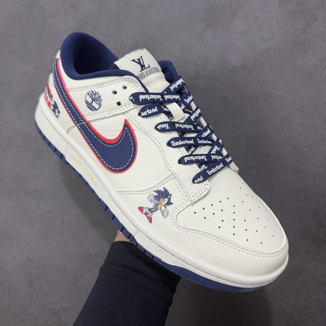 图片[3]-【定制版】Nike SB Dunk Low“LV 索尼克 三方联名——奶白绛蓝” 高端定制 低帮休闲板鞋 定制鞋盒 大厂纯原品质出货 超高清洁度 皮料切割干净无任何毛边 细节完美 货号：NH0601-479 尺码： 36 36.5 37.5 38 38.5 39 40 40.5 41 42 42.5 43 44 44.5 45-选品中心