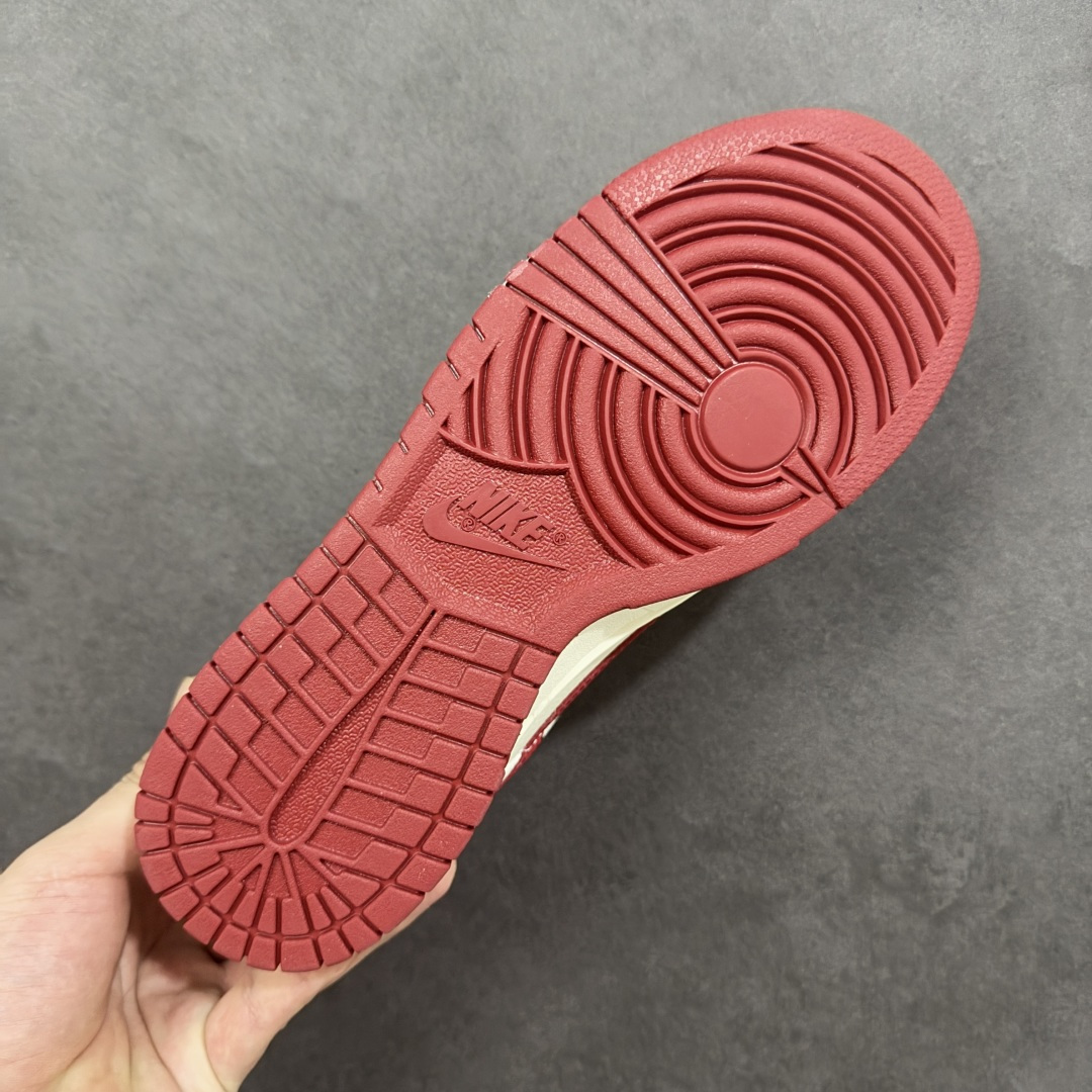 图片[9]-【定制版】Nike SB Dunk Low“古驰联名——米白酒红底” 周年高端定制 低帮休闲板鞋 定制鞋盒 大厂纯原品质出货 超高清洁度 皮料切割干净无任何毛边 细节完美 货号：SR8888-013 尺码： 36 36.5 37.5 38 38.5 39 40 40.5 41 42 42.5 43 44 44.5 45-选品中心