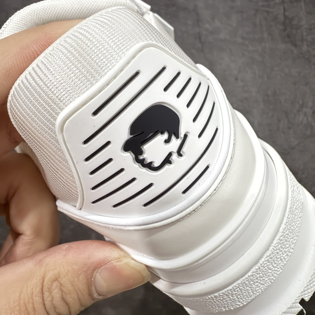 图片[2]-【天花板/Goat版】 市场最强版 没有之一的存在💪🏻 Louis Vuitton LV Trainer 系列全新版上架 手里有正品的可以对比下🆚懂货的看细节‼️ 此版品质是市场从未达到的新高度！ 整体版型 皮料 牛仔布的色差 压花纹路清晰度 后跟版型等等 都可以自行对比[机智]吊打市场所有货，怒甩十条街的那种，直接来正品对比图🆚，欢迎拿市场各大工厂的货来对比！ 尺码：35-45码-选品中心