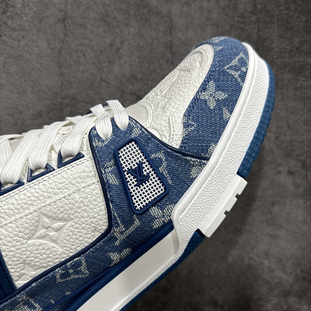 图片[6]-【天花板/Goat版】 市场最强版 没有之一的存在💪🏻 Louis Vuitton LV Trainer 系列全新版上架 手里有正品的可以对比下🆚懂货的看细节‼️ 此版品质是市场从未达到的新高度！ 整体版型 皮料 牛仔布的色差 压花纹路清晰度 后跟版型等等 都可以自行对比[机智]吊打市场所有货，怒甩十条街的那种，直接来正品对比图🆚，欢迎拿市场各大工厂的货来对比！ 尺码：35-45码-选品中心