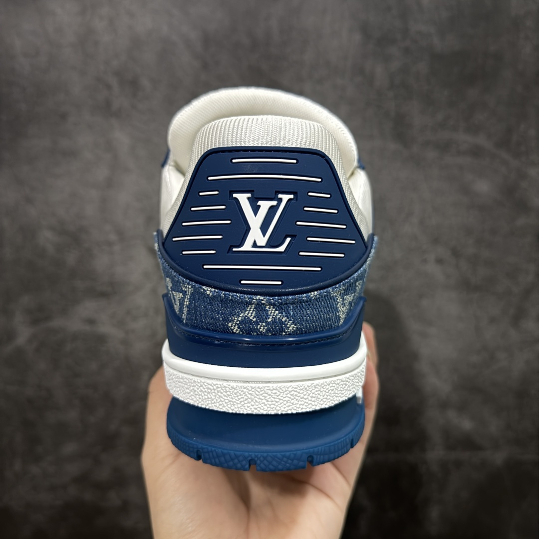 图片[4]-【天花板/Goat版】 市场最强版 没有之一的存在💪🏻 Louis Vuitton LV Trainer 系列全新版上架 手里有正品的可以对比下🆚懂货的看细节‼️ 此版品质是市场从未达到的新高度！ 整体版型 皮料 牛仔布的色差 压花纹路清晰度 后跟版型等等 都可以自行对比[机智]吊打市场所有货，怒甩十条街的那种，直接来正品对比图🆚，欢迎拿市场各大工厂的货来对比！ 尺码：35-45码-选品中心