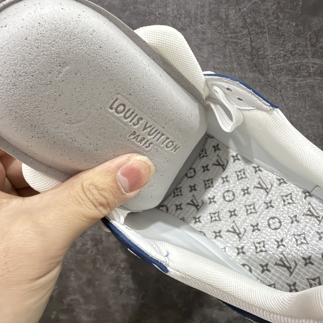 图片[9]-【天花板/Goat版】 市场最强版 没有之一的存在💪🏻 Louis Vuitton LV Trainer 系列全新版上架 手里有正品的可以对比下🆚懂货的看细节‼️ 此版品质是市场从未达到的新高度！ 整体版型 皮料 牛仔布的色差 压花纹路清晰度 后跟版型等等 都可以自行对比[机智]吊打市场所有货，怒甩十条街的那种，直接来正品对比图🆚，欢迎拿市场各大工厂的货来对比！ 尺码：35-45码-选品中心