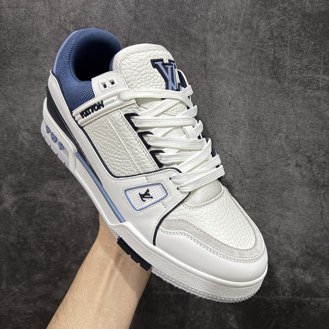 图片[3]-【莞产YS版本】Louis Vuitton Trainer lv时装走秀运动鞋 完美鞋型超高的清洁度 零毛边线头瑕疵 全套原楦原纸版原鞋开模 全网最具灵魂的版型 正确原装黄色鞋盒 正确中底印花 鞋面印花3D高频深度立体 全鞋电脑针车 紧密相连 针距密度一致 环保乳胶注塑鞋垫 厚度脚感还原原版 皮面裁剪部位 统一油边封口工艺 原装橡胶大底含胶量大底组合零偏差 专柜全套包装 防尘袋 说明书 质保卡 男女鞋 尺码： 38 39 40 41 42 43 44 45-选品中心