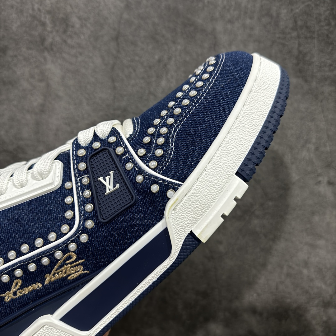 图片[6]-【莞产YS版本】Louis Vuitton Trainer lv时装走秀运动鞋 完美鞋型超高的清洁度 零毛边线头瑕疵 全套原楦原纸版原鞋开模 全网最具灵魂的版型 正确原装黄色鞋盒 正确中底印花 鞋面印花3D高频深度立体 全鞋电脑针车 紧密相连 针距密度一致 环保乳胶注塑鞋垫 厚度脚感还原原版 皮面裁剪部位 统一油边封口工艺 原装橡胶大底含胶量大底组合零偏差 专柜全套包装 防尘袋 说明书 质保卡 男女鞋 尺码：35 36 37 38 39 40 41 42 43 44 45-选品中心