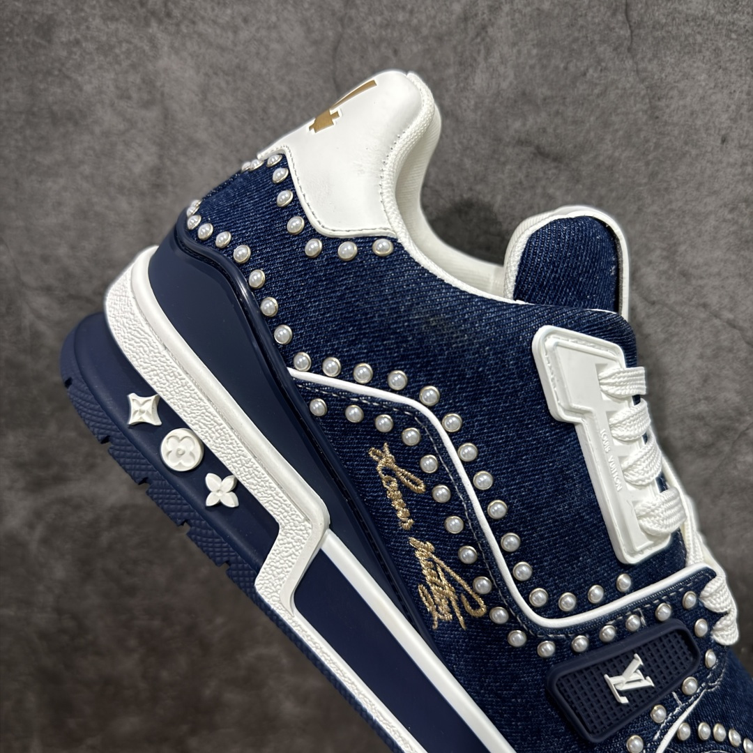 图片[7]-【莞产YS版本】Louis Vuitton Trainer lv时装走秀运动鞋 完美鞋型超高的清洁度 零毛边线头瑕疵 全套原楦原纸版原鞋开模 全网最具灵魂的版型 正确原装黄色鞋盒 正确中底印花 鞋面印花3D高频深度立体 全鞋电脑针车 紧密相连 针距密度一致 环保乳胶注塑鞋垫 厚度脚感还原原版 皮面裁剪部位 统一油边封口工艺 原装橡胶大底含胶量大底组合零偏差 专柜全套包装 防尘袋 说明书 质保卡 男女鞋 尺码：35 36 37 38 39 40 41 42 43 44 45-选品中心