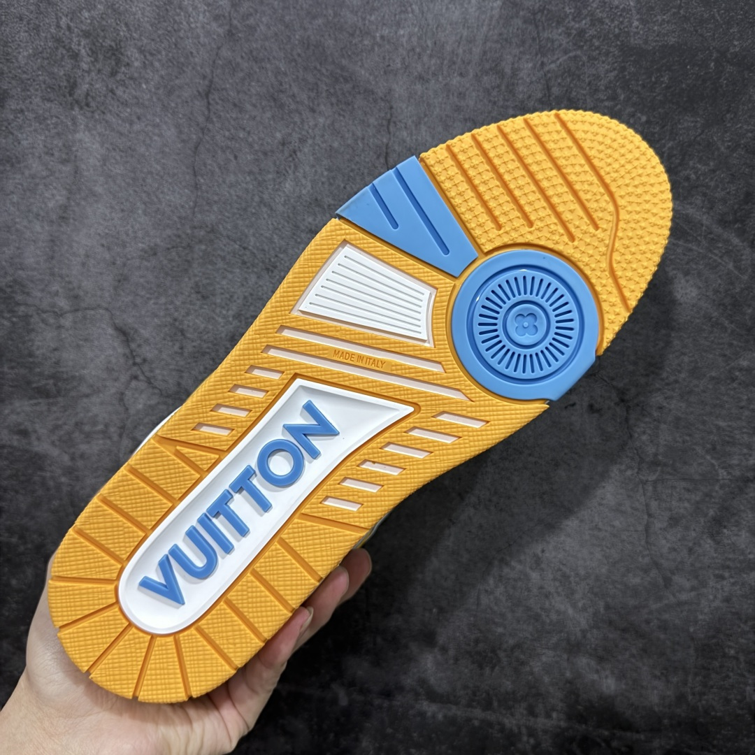 图片[9]-【莞产YS版本】Louis Vuitton Trainer lv时装走秀运动鞋 完美鞋型超高的清洁度 零毛边线头瑕疵 全套原楦原纸版原鞋开模 全网最具灵魂的版型 正确原装黄色鞋盒 正确中底印花 鞋面印花3D高频深度立体 全鞋电脑针车 紧密相连 针距密度一致 环保乳胶注塑鞋垫 厚度脚感还原原版 皮面裁剪部位 统一油边封口工艺 原装橡胶大底含胶量大底组合零偏差 专柜全套包装 防尘袋 说明书 质保卡 男女鞋 尺码： 38 39 40 41 42 43 44 45-选品中心