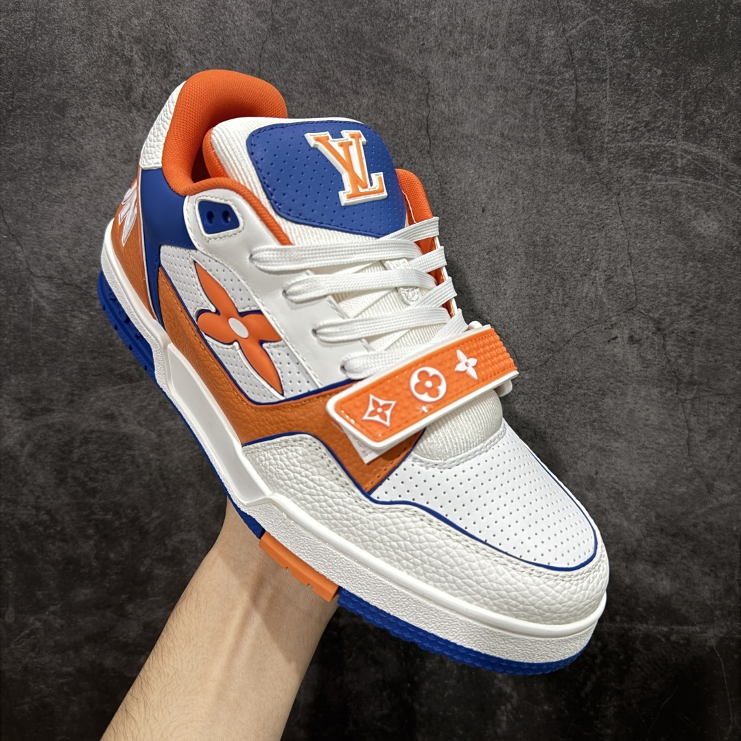 图片[3]-【莞产YS版本】Louis Vuitton Trainer lv时装走秀运动鞋 完美鞋型超高的清洁度 零毛边线头瑕疵 全套原楦原纸版原鞋开模 全网最具灵魂的版型 正确原装黄色鞋盒 正确中底印花 鞋面印花3D高频深度立体 全鞋电脑针车 紧密相连 针距密度一致 环保乳胶注塑鞋垫 厚度脚感还原原版 皮面裁剪部位 统一油边封口工艺 原装橡胶大底含胶量大底组合零偏差 专柜全套包装 防尘袋 说明书 质保卡 男女鞋 尺码： 38 39 40 41 42 43 44 45-选品中心