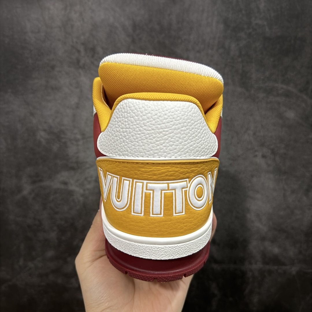 图片[4]-【莞产YS版本】Louis Vuitton Trainer lv时装走秀运动鞋 完美鞋型超高的清洁度 零毛边线头瑕疵 全套原楦原纸版原鞋开模 全网最具灵魂的版型 正确原装黄色鞋盒 正确中底印花 鞋面印花3D高频深度立体 全鞋电脑针车 紧密相连 针距密度一致 环保乳胶注塑鞋垫 厚度脚感还原原版 皮面裁剪部位 统一油边封口工艺 原装橡胶大底含胶量大底组合零偏差 专柜全套包装 防尘袋 说明书 质保卡 男女鞋 尺码： 38 39 40 41 42 43 44 45-选品中心