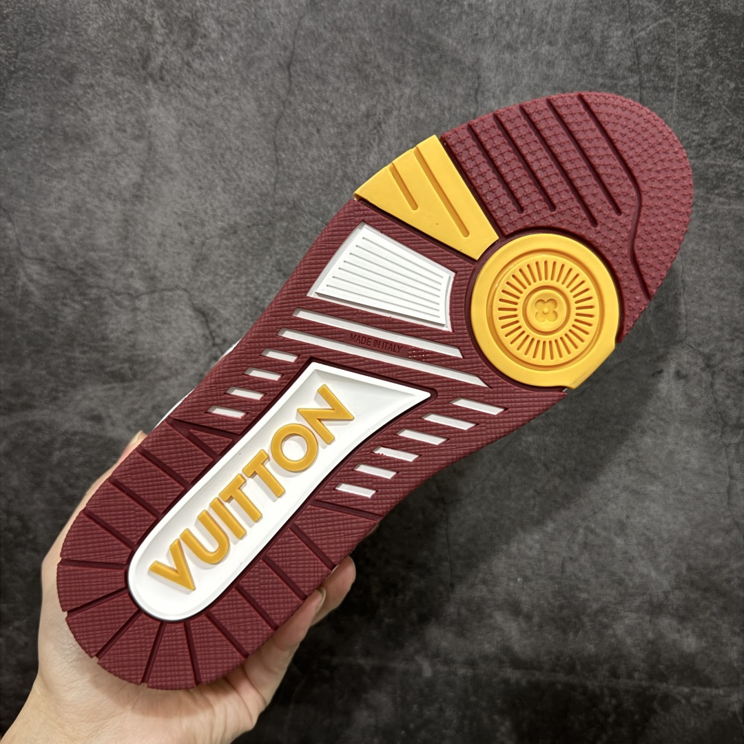 图片[9]-【莞产YS版本】Louis Vuitton Trainer lv时装走秀运动鞋 完美鞋型超高的清洁度 零毛边线头瑕疵 全套原楦原纸版原鞋开模 全网最具灵魂的版型 正确原装黄色鞋盒 正确中底印花 鞋面印花3D高频深度立体 全鞋电脑针车 紧密相连 针距密度一致 环保乳胶注塑鞋垫 厚度脚感还原原版 皮面裁剪部位 统一油边封口工艺 原装橡胶大底含胶量大底组合零偏差 专柜全套包装 防尘袋 说明书 质保卡 男女鞋 尺码： 38 39 40 41 42 43 44 45-选品中心