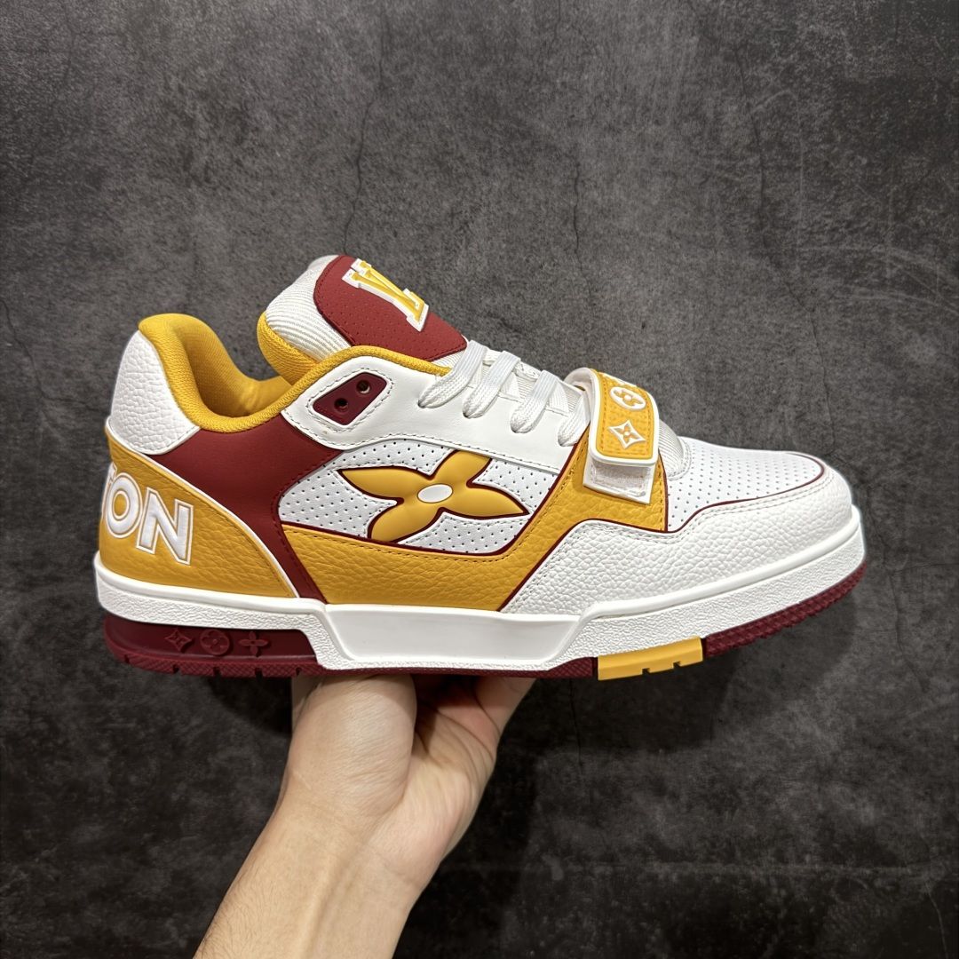 【莞产YS版本】Louis Vuitton Trainer lv时装走秀运动鞋 完美鞋型超高的清洁度 零毛边线头瑕疵 全套原楦原纸版原鞋开模 全网最具灵魂的版型 正确原装黄色鞋盒 正确中底印花 鞋面印花3D高频深度立体 全鞋电脑针车 紧密相连 针距密度一致 环保乳胶注塑鞋垫 厚度脚感还原原版 皮面裁剪部位 统一油边封口工艺 原装橡胶大底含胶量大底组合零偏差 专柜全套包装 防尘袋 说明书 质保卡 男女鞋 尺码： 38 39 40 41 42 43 44 45-选品中心