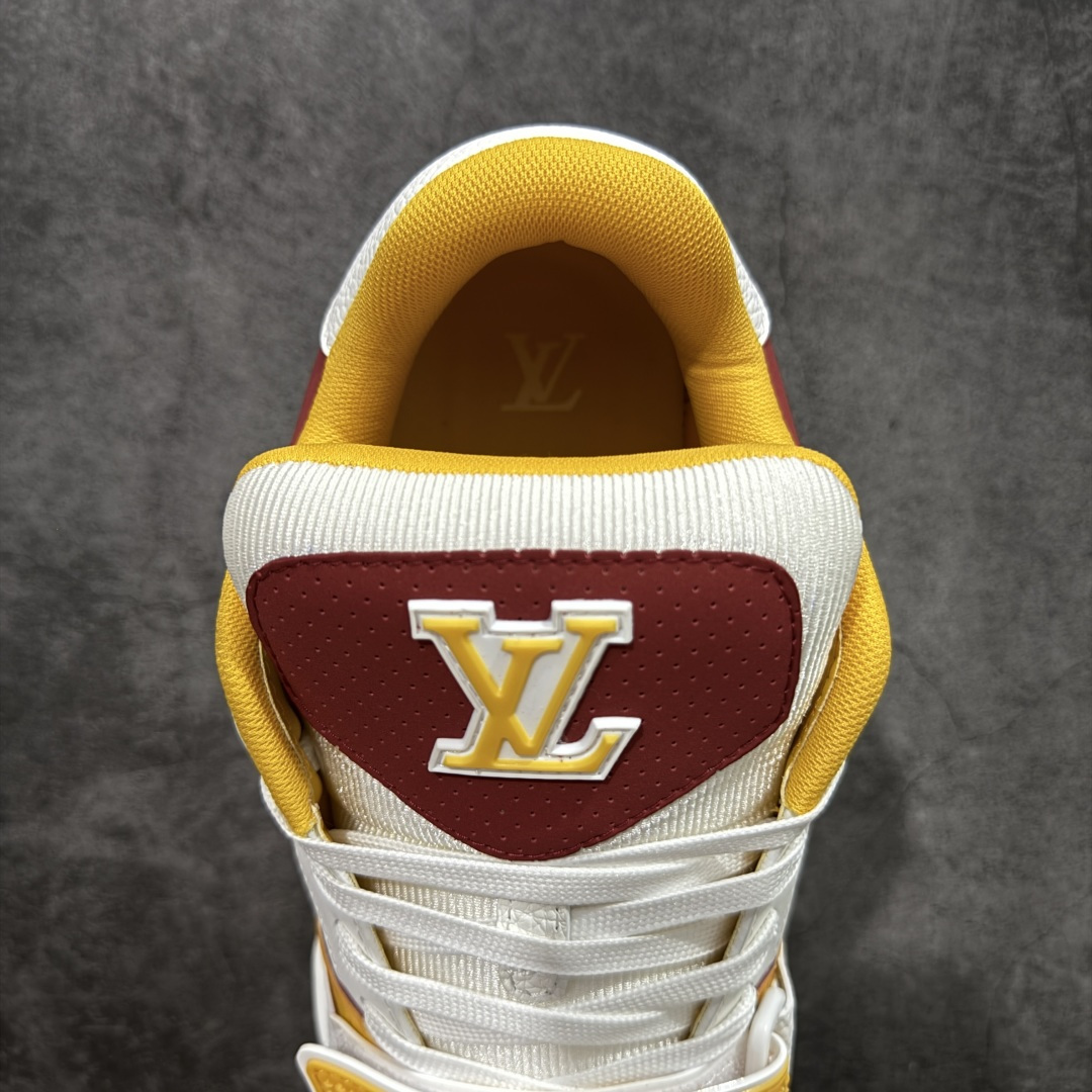 图片[8]-【莞产YS版本】Louis Vuitton Trainer lv时装走秀运动鞋 完美鞋型超高的清洁度 零毛边线头瑕疵 全套原楦原纸版原鞋开模 全网最具灵魂的版型 正确原装黄色鞋盒 正确中底印花 鞋面印花3D高频深度立体 全鞋电脑针车 紧密相连 针距密度一致 环保乳胶注塑鞋垫 厚度脚感还原原版 皮面裁剪部位 统一油边封口工艺 原装橡胶大底含胶量大底组合零偏差 专柜全套包装 防尘袋 说明书 质保卡 男女鞋 尺码： 38 39 40 41 42 43 44 45-选品中心
