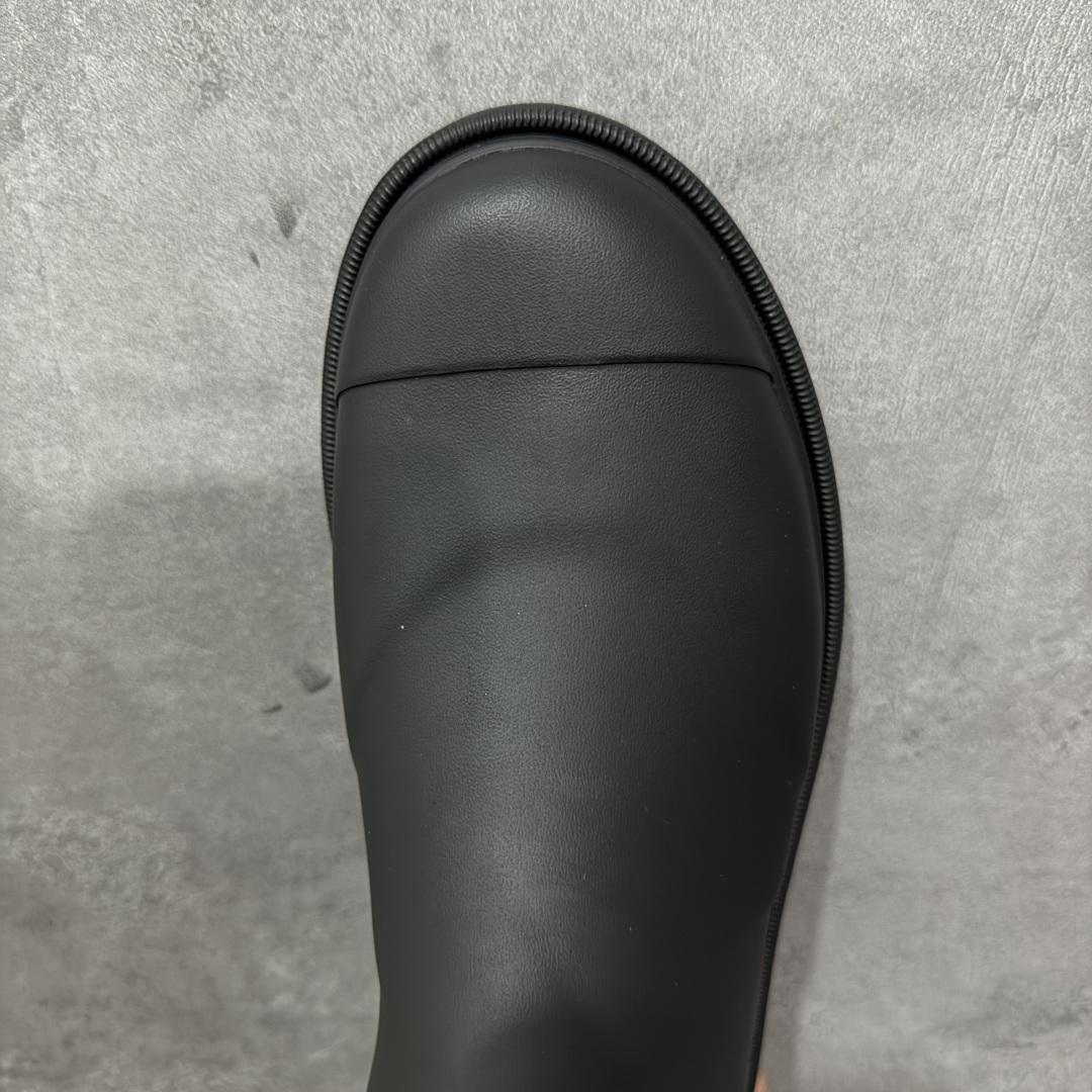 图片[5]-【广东纯原版】Chanel 香奈儿爆款雨靴 全新升级无缝接版本 太好看了，设计风格洋气时尚百搭、超显腿瘦，日常穿搭特时髦 搭什么都不会错 本季必买！谁穿谁美 材料非常有质感很高级！脚感超级柔软舒适 – MATERIAL 🙆TPU#材质 尺码：35-40-选品中心