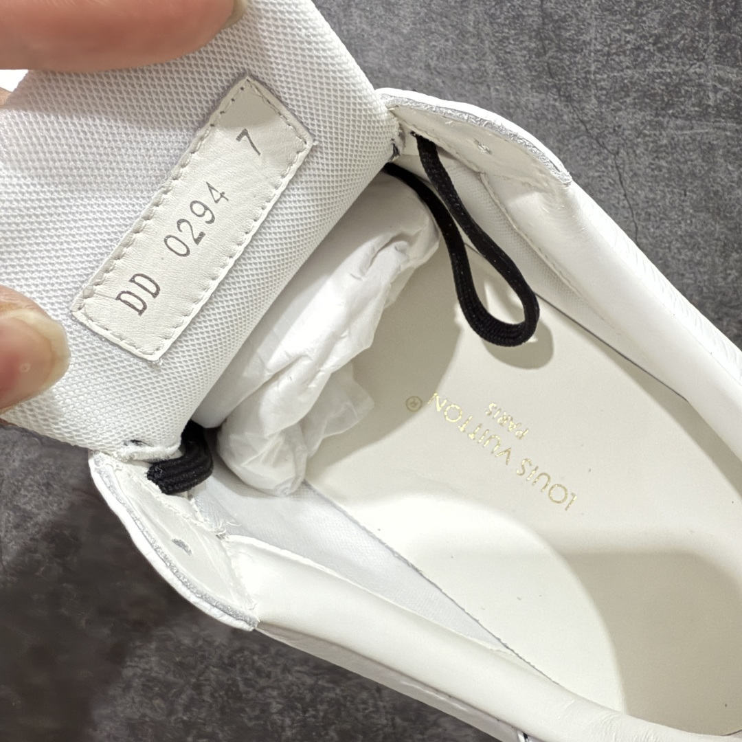 图片[7]-【海淘代购版】LOUIS VUITTON LV Beverly Hills 牛皮 圆头系带 低帮 时尚板鞋 男款 白色 海淘代购同渠道品质 高端零售 外贸充正专供 原版购入开发 ZP级全套包装 完美楦型 正确卡色 大底TPU 质感媲美原版 细节与原版一致 请注意区分市面通货材 尺码：38 39 40 41 42 43 44 45 46-选品中心