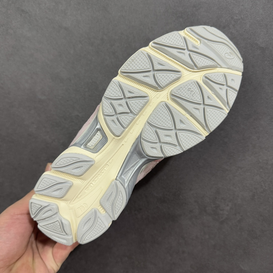 图片[9]-【公司级】Asics Gel-Cumulus 16 亚瑟士复古时尚缓震运动跑步鞋 鞋面采用无缝线工程网眼设计，全面升级的FF BLAST™ PLUS泡棉，更轻、更弹、更耐久。相比前代更轻盈鞋底采用了轻质发泡材料,并在后跟和前掌处采用了亚瑟士核心科技GEL缓震胶,赋予鞋款强大的缓冲性能,提供了更柔软舒适的穿着体验。AHAR® PLUS超耐磨橡胶大底，延长跑鞋使用寿命。 货号：1203A733-101 尺码：36 37 37.5 38 39 39.5 40 40.5 41.5 42 42.5 43.5 44 45 编码：AMB260270-选品中心