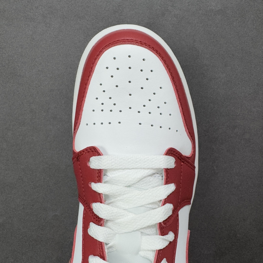 图片[8]-【H11版本】耐克Nike Air Jordan 1 AJ1经典复古经典低帮百搭文化篮球鞋 白红 553558-166 公司级真标半码制#原档案原数据开发版型#采用荔枝纹头层皮革鞋面材质#原厂立体填充鞋舌海绵#中底注胶孔及缜密中底拉帮工艺#原数据开发模具大底 尺码：35.5 36 36.5 37.5 38 38.5 39 40 40.5 41 42 42.5 43 44 44.5 45 46 47.5 编码：H11B270280-选品中心