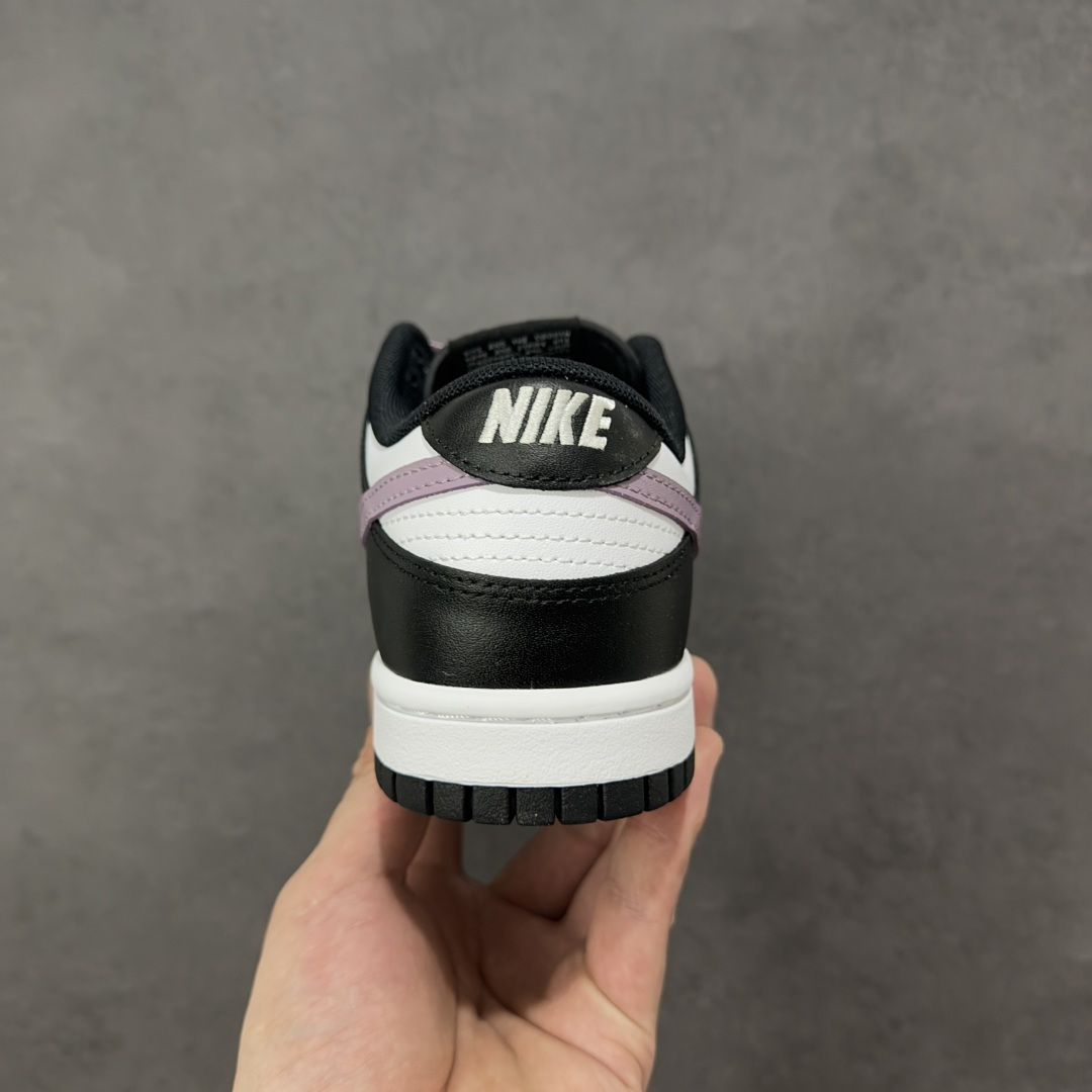图片[4]-【YC版】Nike Dunk Low 香芋浪漫 黑白紫 当街头风邂逅香芋紫的温柔，以经典黑白为画布，主调是宛如香芋牛奶般的灰紫色，侧身Swoosh如月光丝带，营造出细腻的渐变层次，自带高级滤镜。无论是搭配裙装的温柔，还是搭配牛仔裤的随性，它都能轻松驾驭，成为你日常穿搭的点睛之笔。 货号： DD1391-100 尺码： 35.5 36 36.5 37.5 38 38.5 39 40 编码：HXSB290300-选品中心