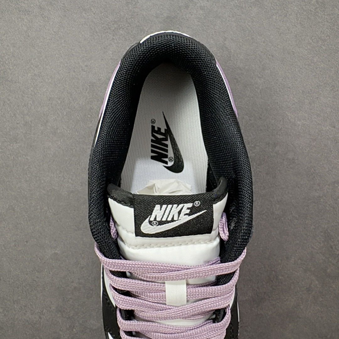 图片[7]-【YC版】Nike Dunk Low 香芋浪漫 黑白紫 当街头风邂逅香芋紫的温柔，以经典黑白为画布，主调是宛如香芋牛奶般的灰紫色，侧身Swoosh如月光丝带，营造出细腻的渐变层次，自带高级滤镜。无论是搭配裙装的温柔，还是搭配牛仔裤的随性，它都能轻松驾驭，成为你日常穿搭的点睛之笔。 货号： DD1391-100 尺码： 35.5 36 36.5 37.5 38 38.5 39 40 编码：HXSB290300-选品中心