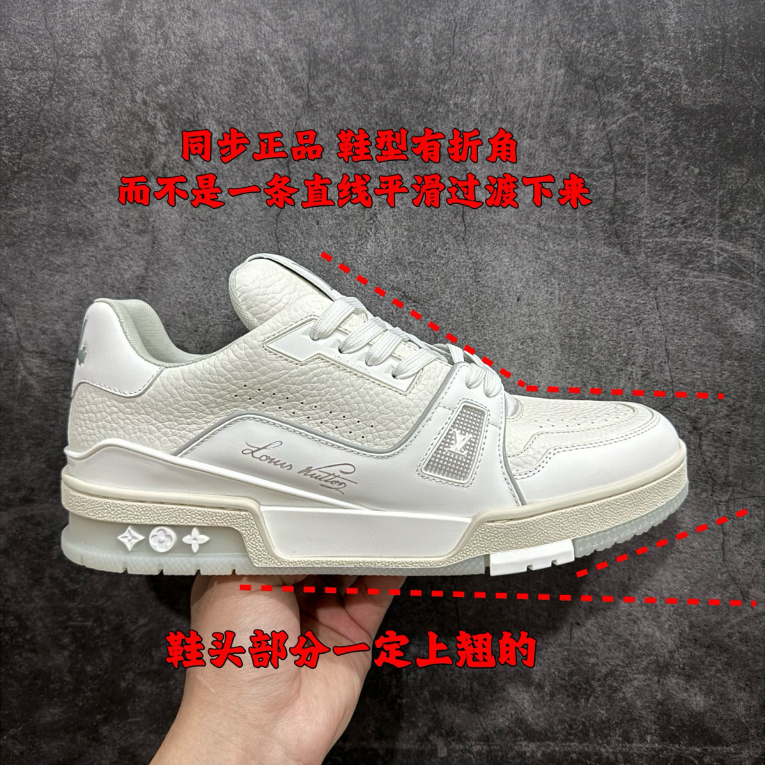 白水泥已全码入库
此版本同批次 市场顶端
价格优势 本地陆续入库 欢迎合作

本地💰500 
【天花板/Goat版】
本地市场最强版 没有之一的存在💪🏻
Louis Vuitton LV Trainer 系列全新版上架
手里有正品的可以对比下🆚懂货的看细节‼️
此版品质是市场从未达到的新高度！
整体版型 皮料 牛仔布的色差 压花纹路清晰度 后跟版型等等 都可以自行对比[机智]吊打市场所有货，怒甩十条街的那种，直接来正品对比图🆚，欢迎拿市场各大工厂的货来对比！
尺码:35-45码
编码：WD480500