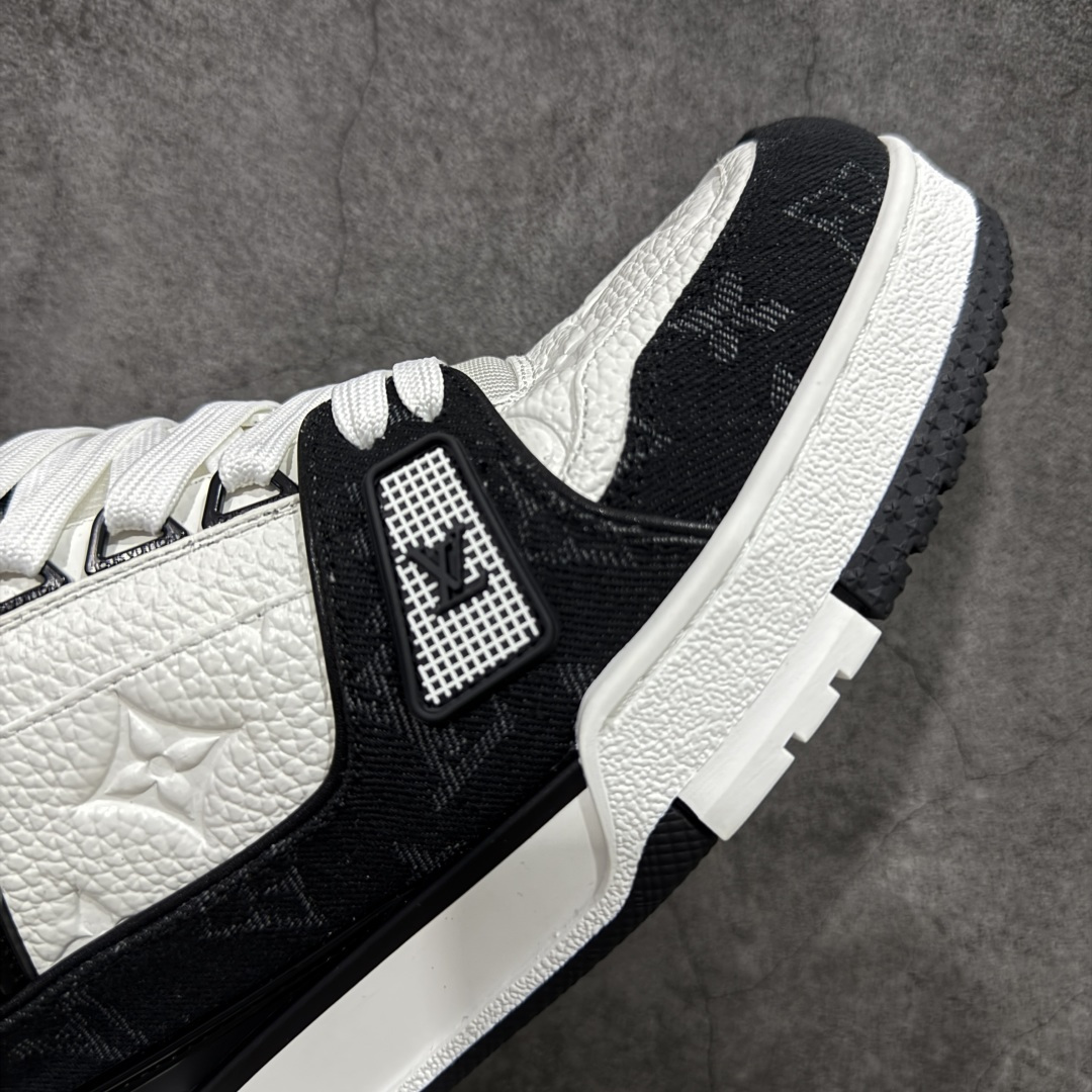 图片[6]-【天花板/Goat版】 市场最强版 没有之一的存在💪🏻 Louis Vuitton LV Trainer 系列全新版上架 黑牛仔 手里有正品的可以对比下🆚懂货的看细节‼️ 此版品质是市场从未达到的新高度！ 整体版型 皮料 牛仔布的色差 压花纹路清晰度 后跟版型等等 都可以自行对比[机智]吊打市场所有货，怒甩十条街的那种，直接来正品对比图🆚，欢迎拿市场各大工厂的货来对比！ 尺码：35-45码-选品中心